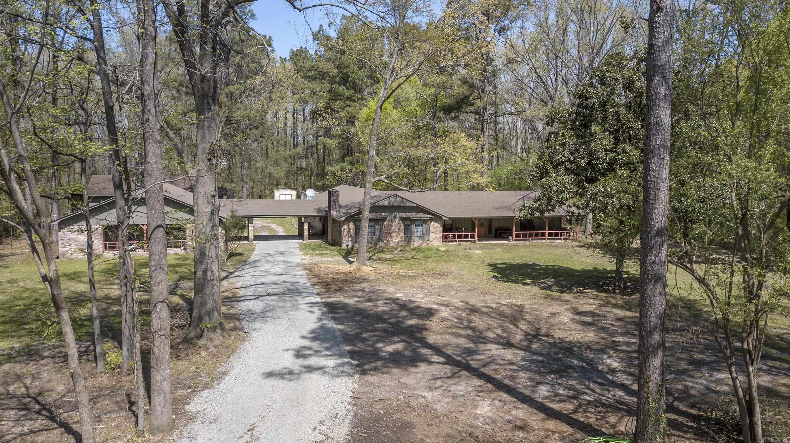 8707 Sulphur Springs Pine Bluff, AR 71603