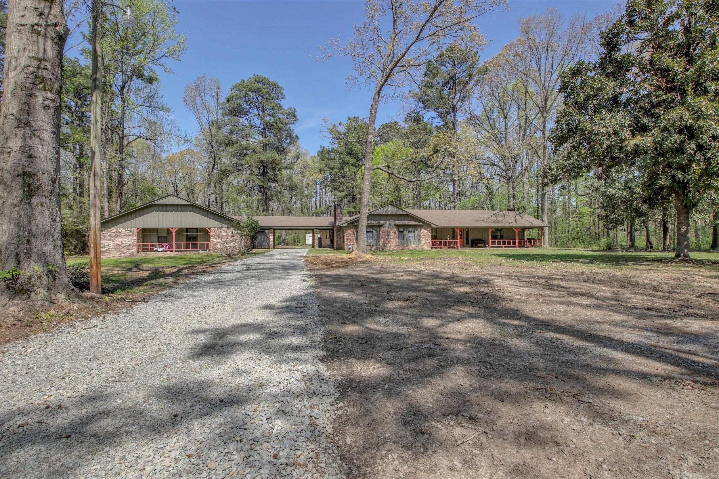 8707 Sulphur Springs Pine Bluff, AR 71603