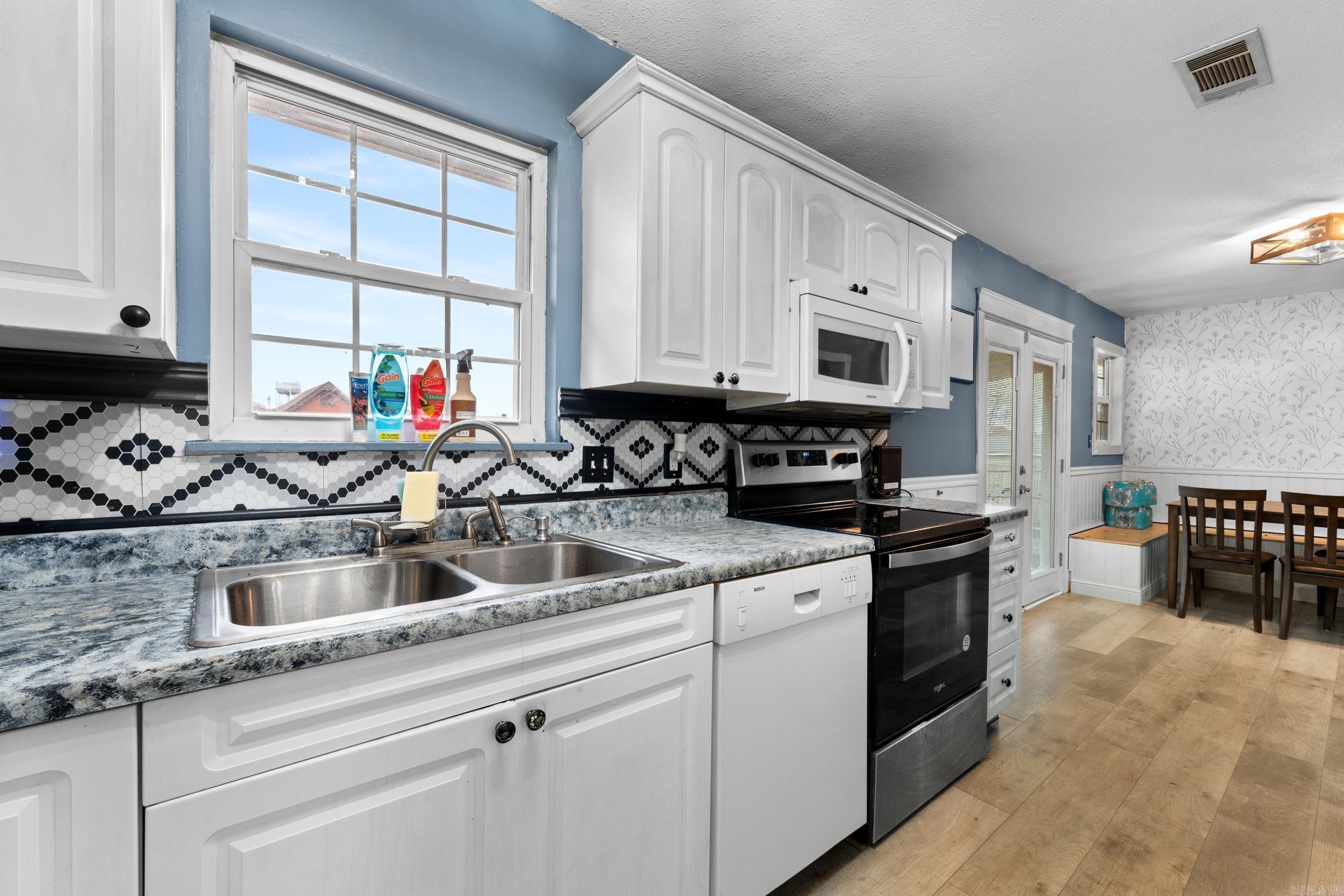 408 E Sanford Street Gassville, AR 72635