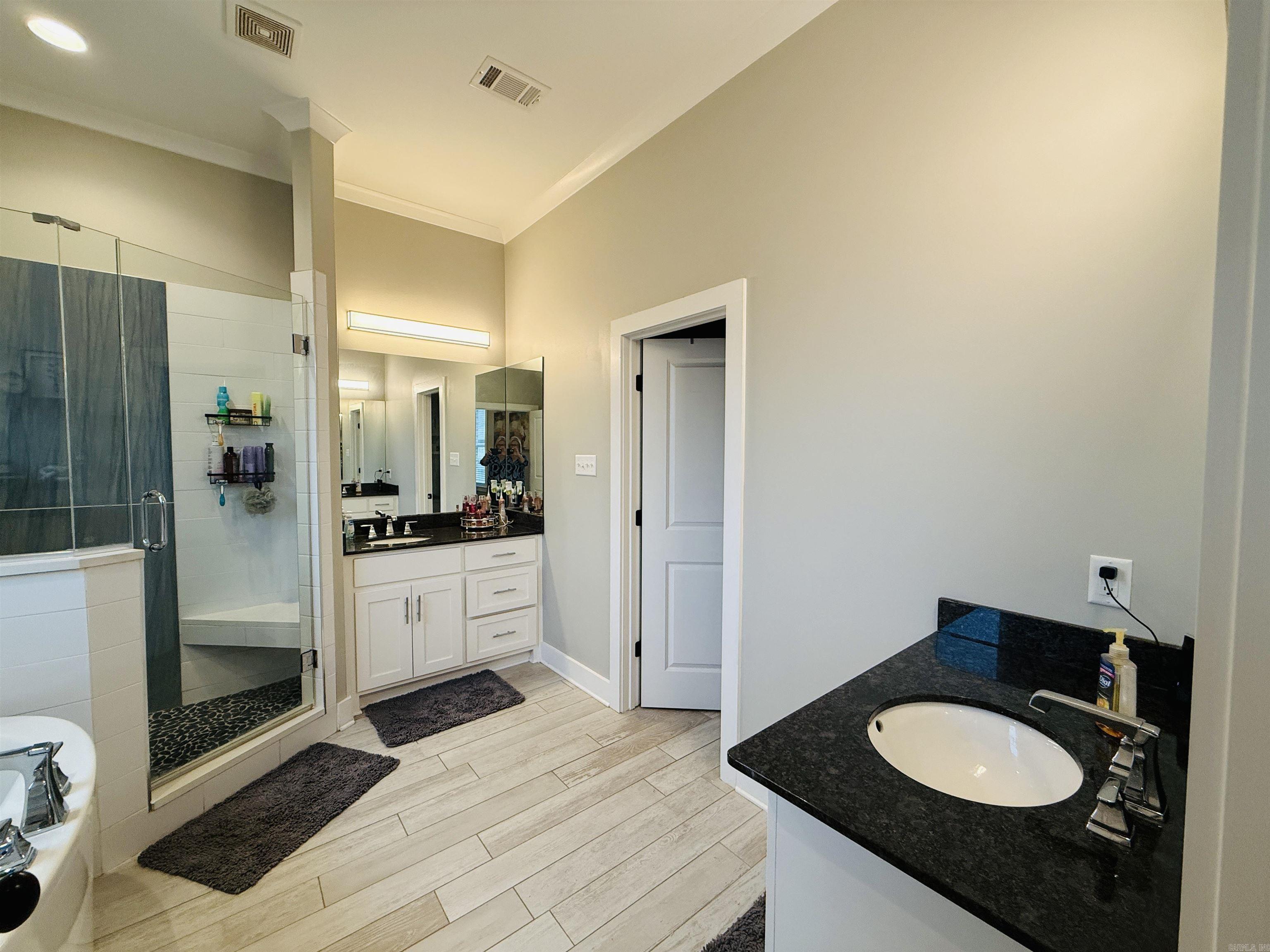 8 BENTWOOD Lane Little Rock, AR 72223-8029