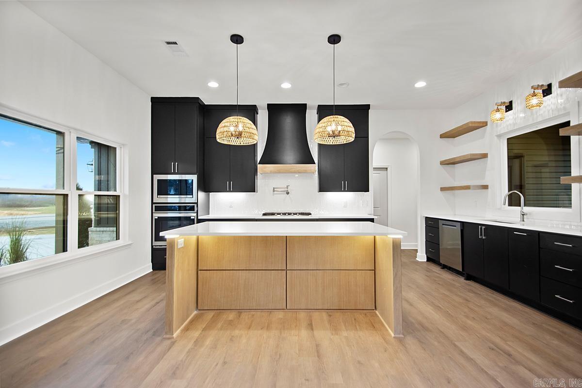 1033 Duke Drive Bauxite, AR 72011