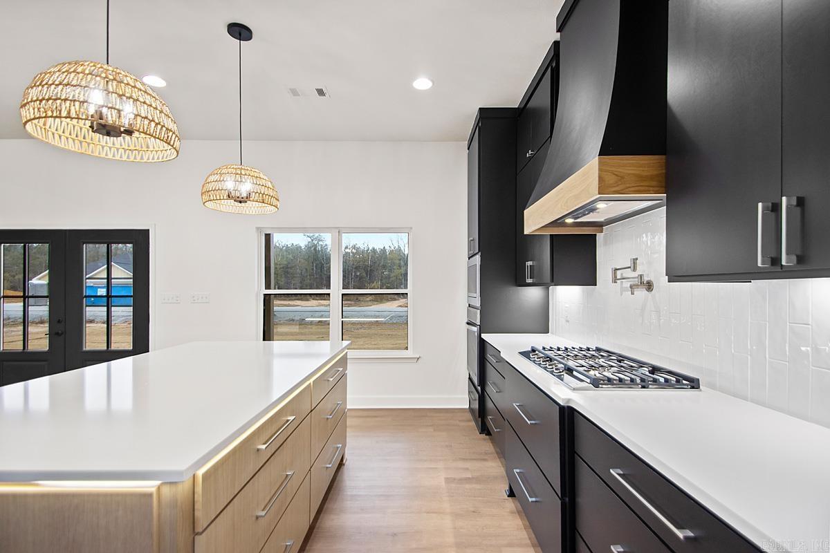 1033 Duke Drive Bauxite, AR 72011