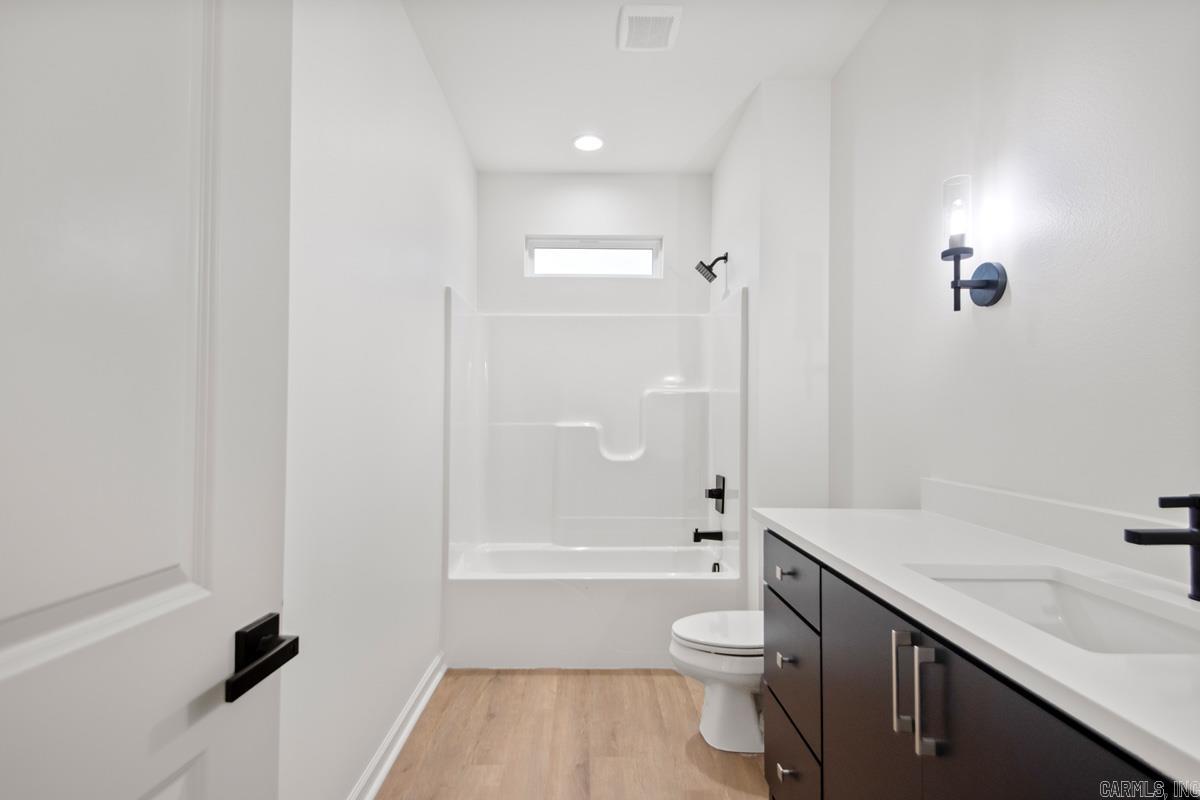 1033 Duke Drive Bauxite, AR 72011