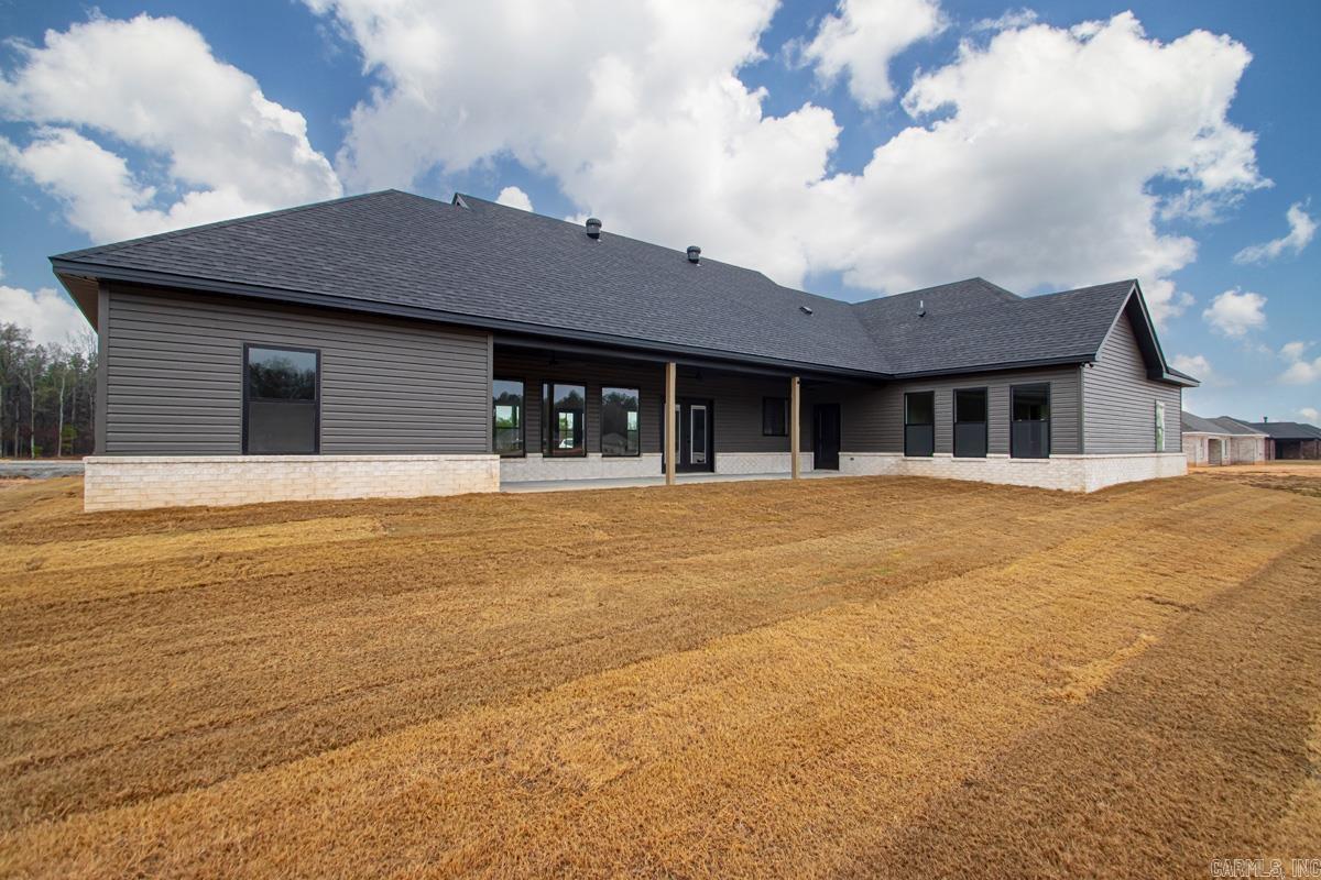 1033 Duke Drive Bauxite, AR 72011