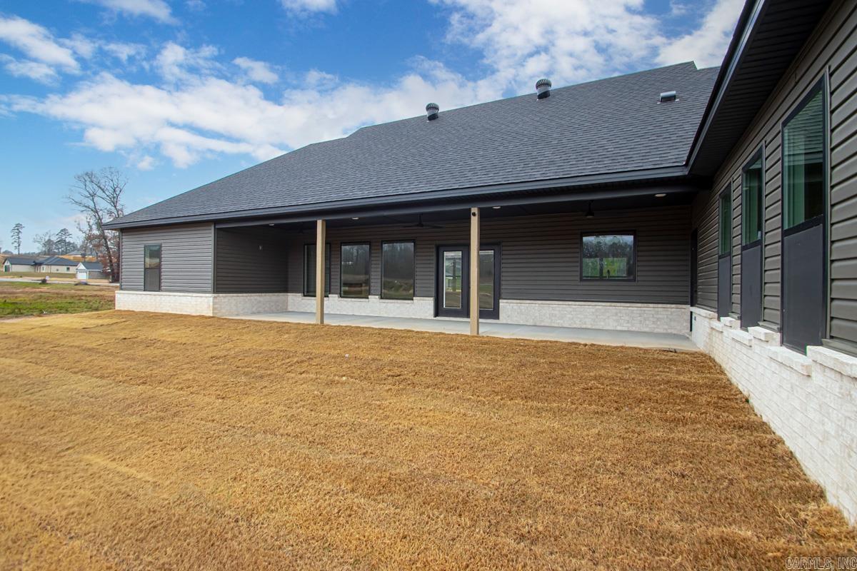 1033 Duke Drive Bauxite, AR 72011