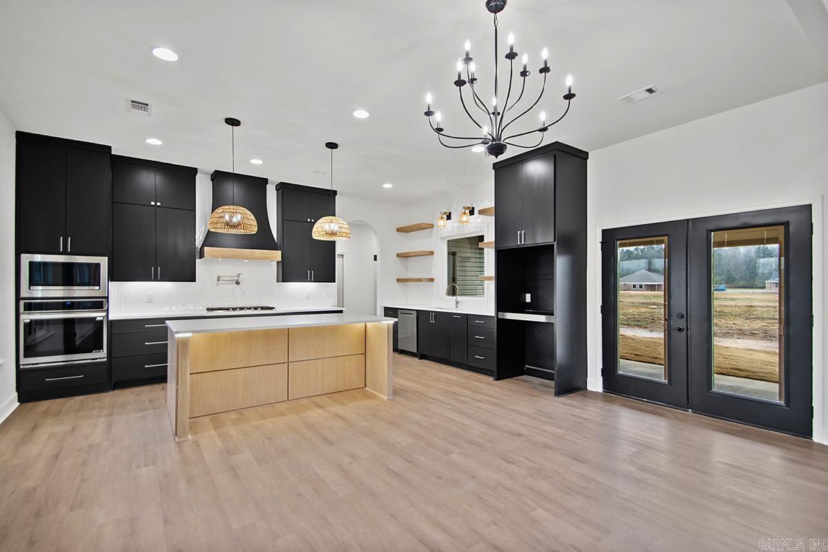 1033 Duke Drive Bauxite, AR 72011