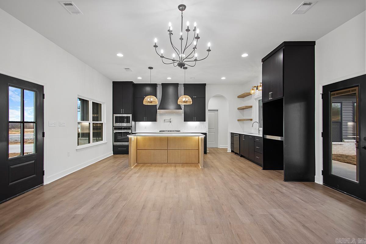 1033 Duke Drive Bauxite, AR 72011