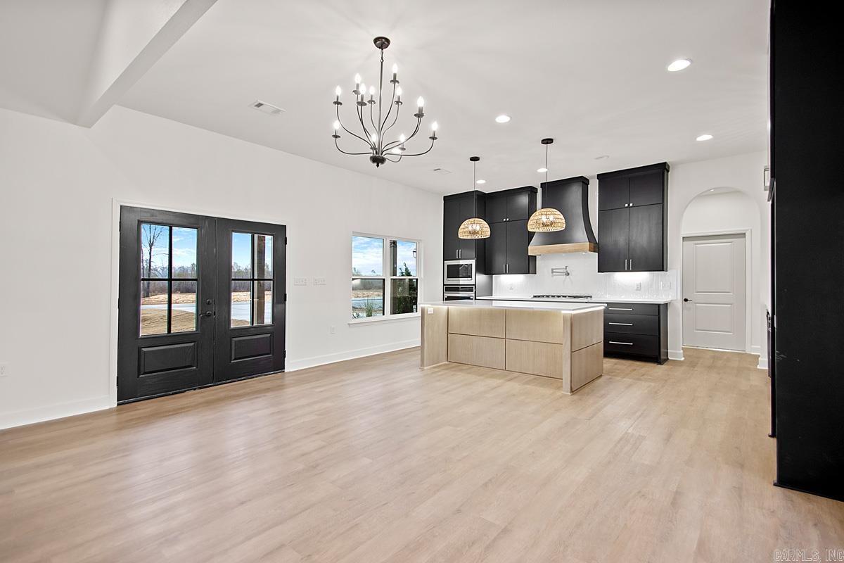 1033 Duke Drive Bauxite, AR 72011