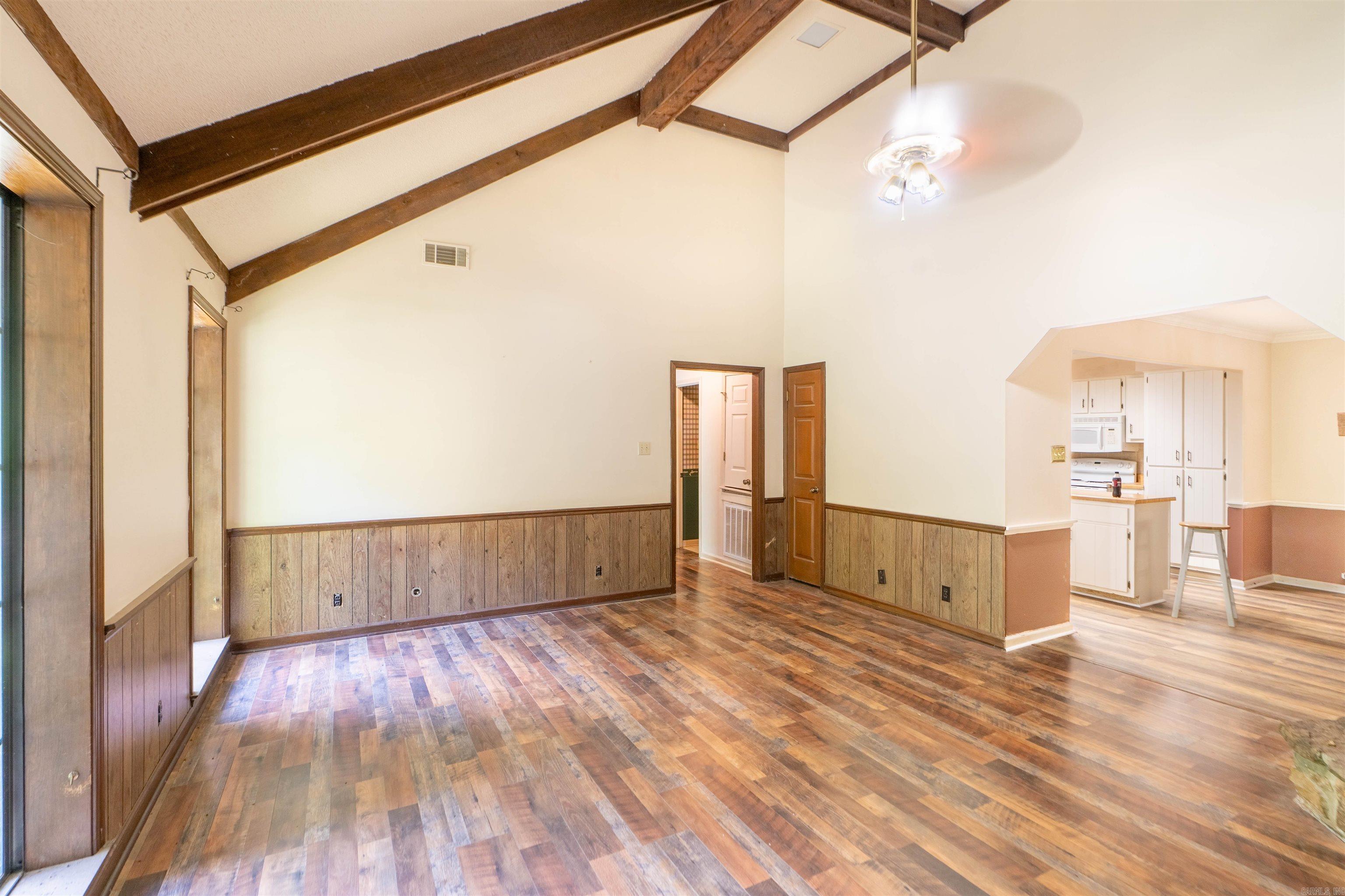 26 Holiday Hills Dr  Helena, AR