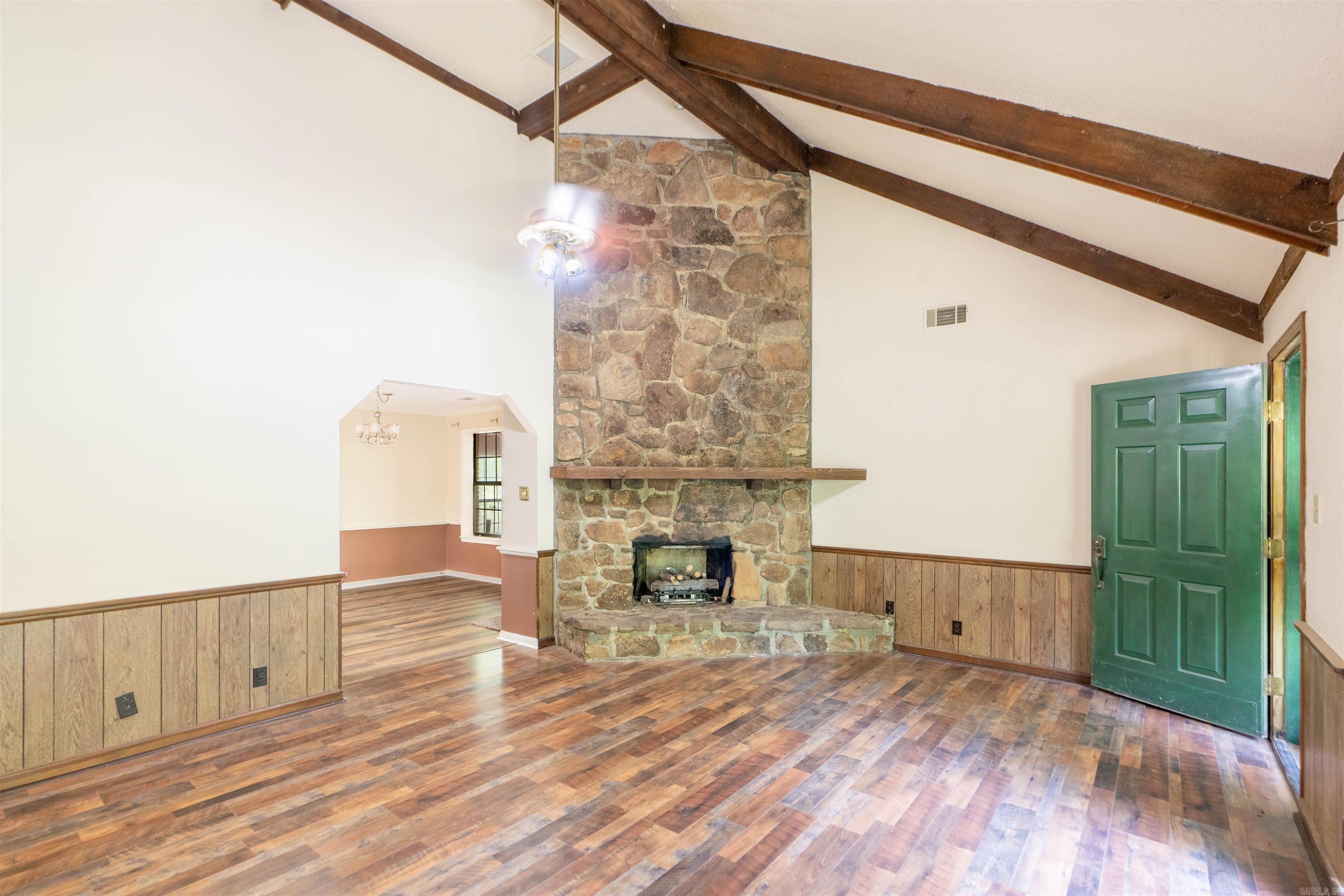 26 Holiday Hills Dr  Helena, AR