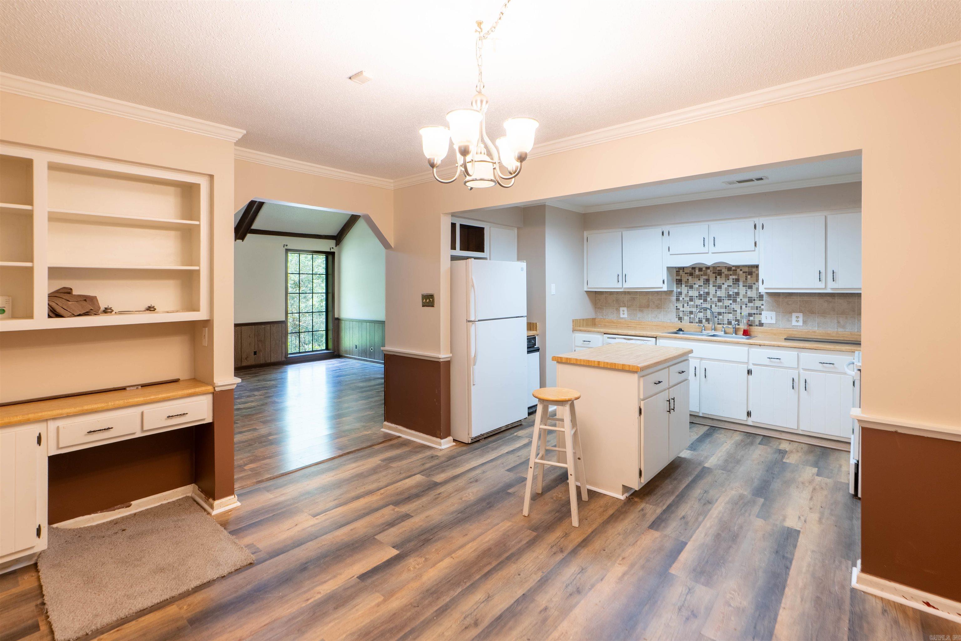 26 Holiday Hills Dr  Helena, AR