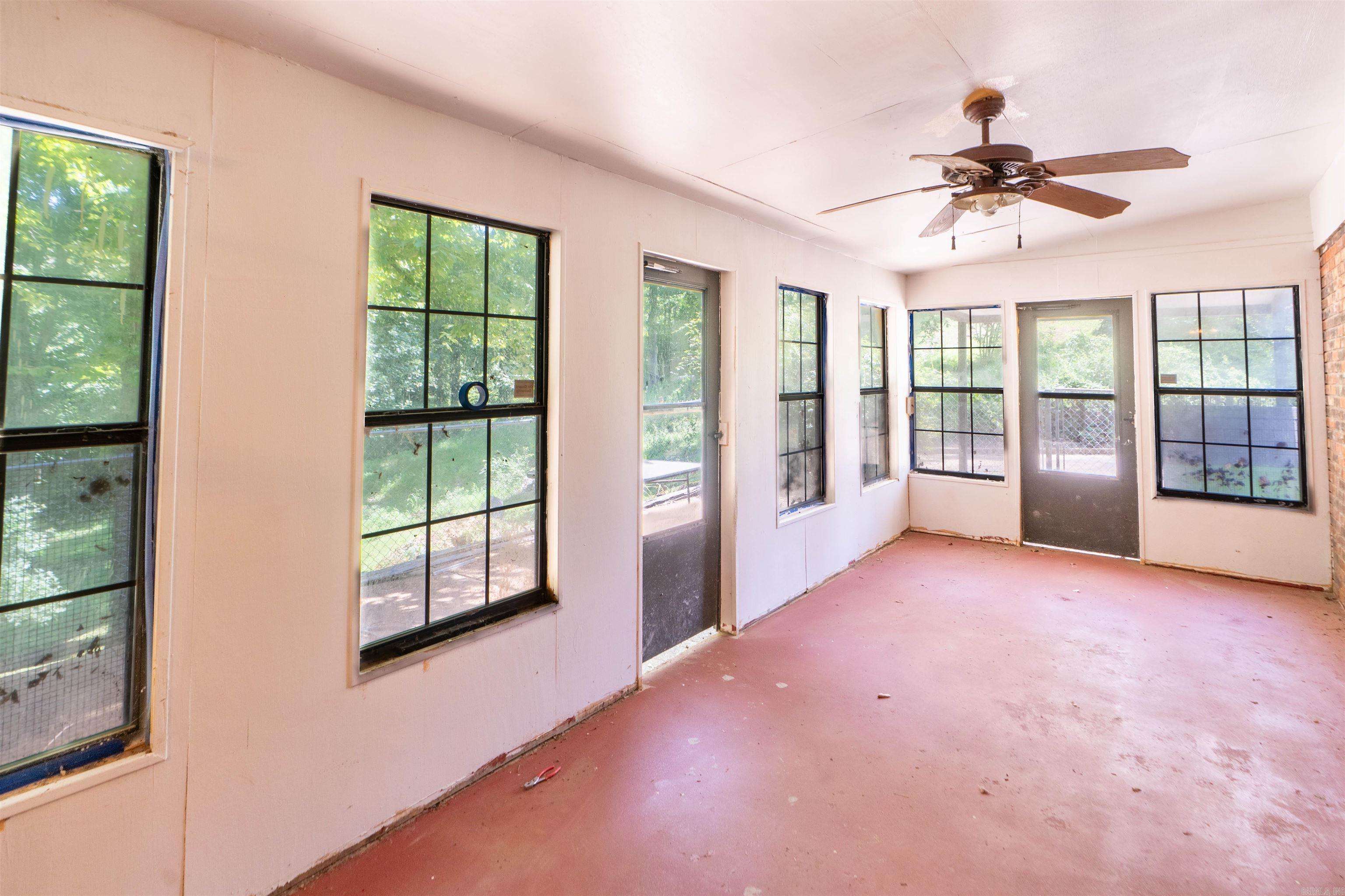 26 Holiday Hills Dr  Helena, AR
