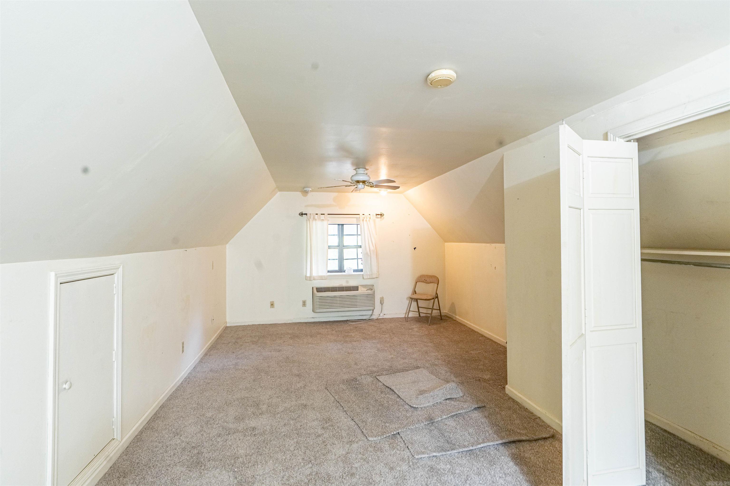 26 Holiday Hills Dr  Helena, AR