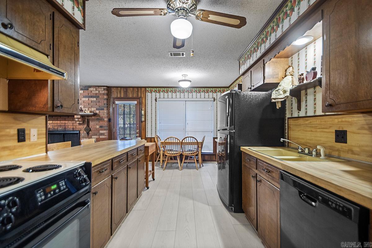 1905 Hutto  Conway, AR