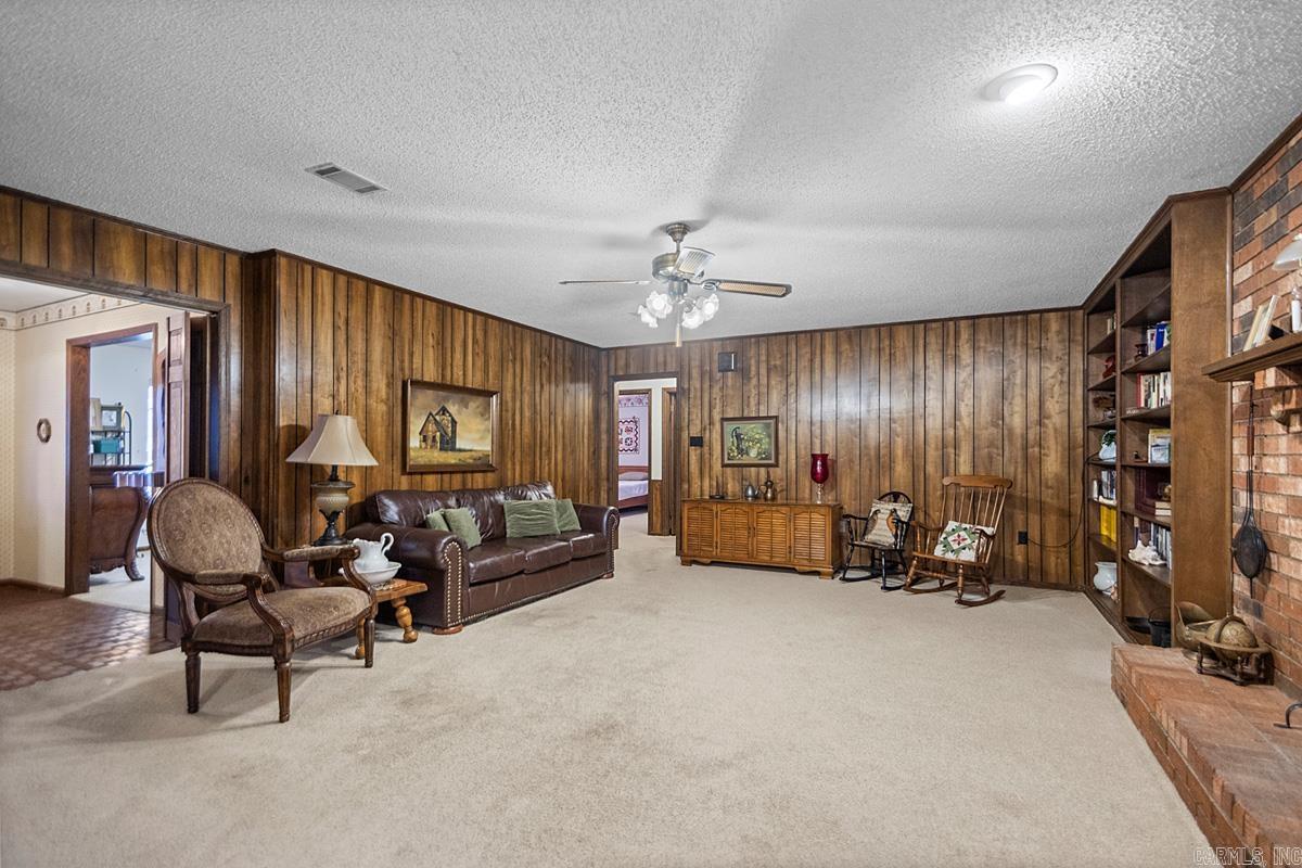 1905 Hutto  Conway, AR
