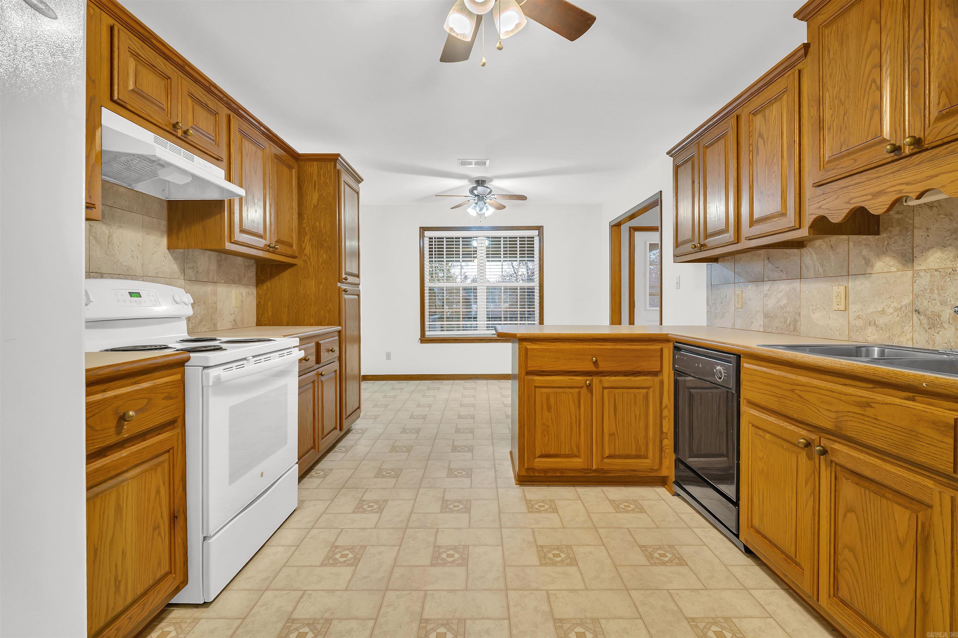 81 Eoff Lane Center Ridge, AR 72027