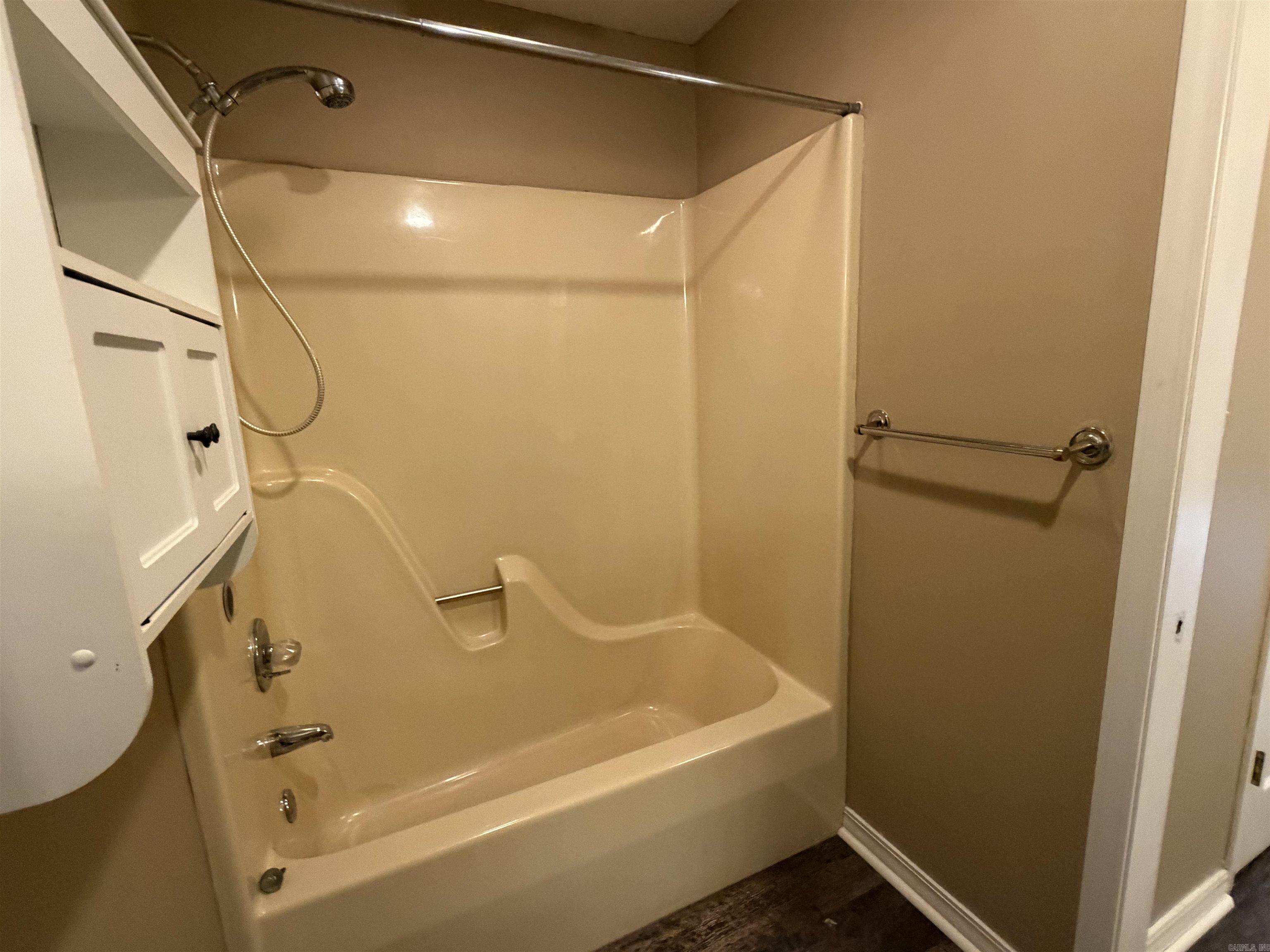 28 River Oaks Trace Searcy, AR 72143