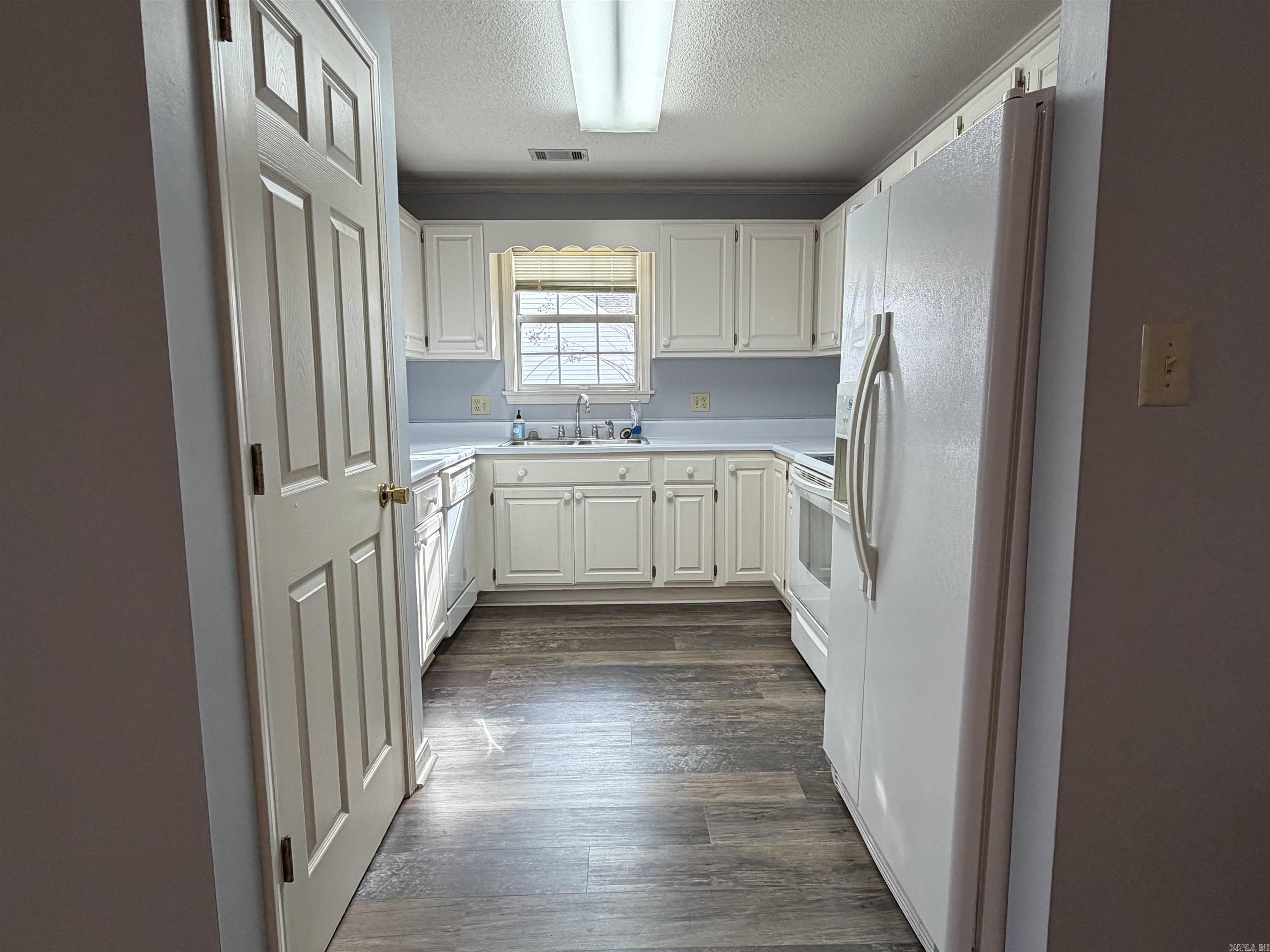 28 River Oaks Trace Searcy, AR 72143