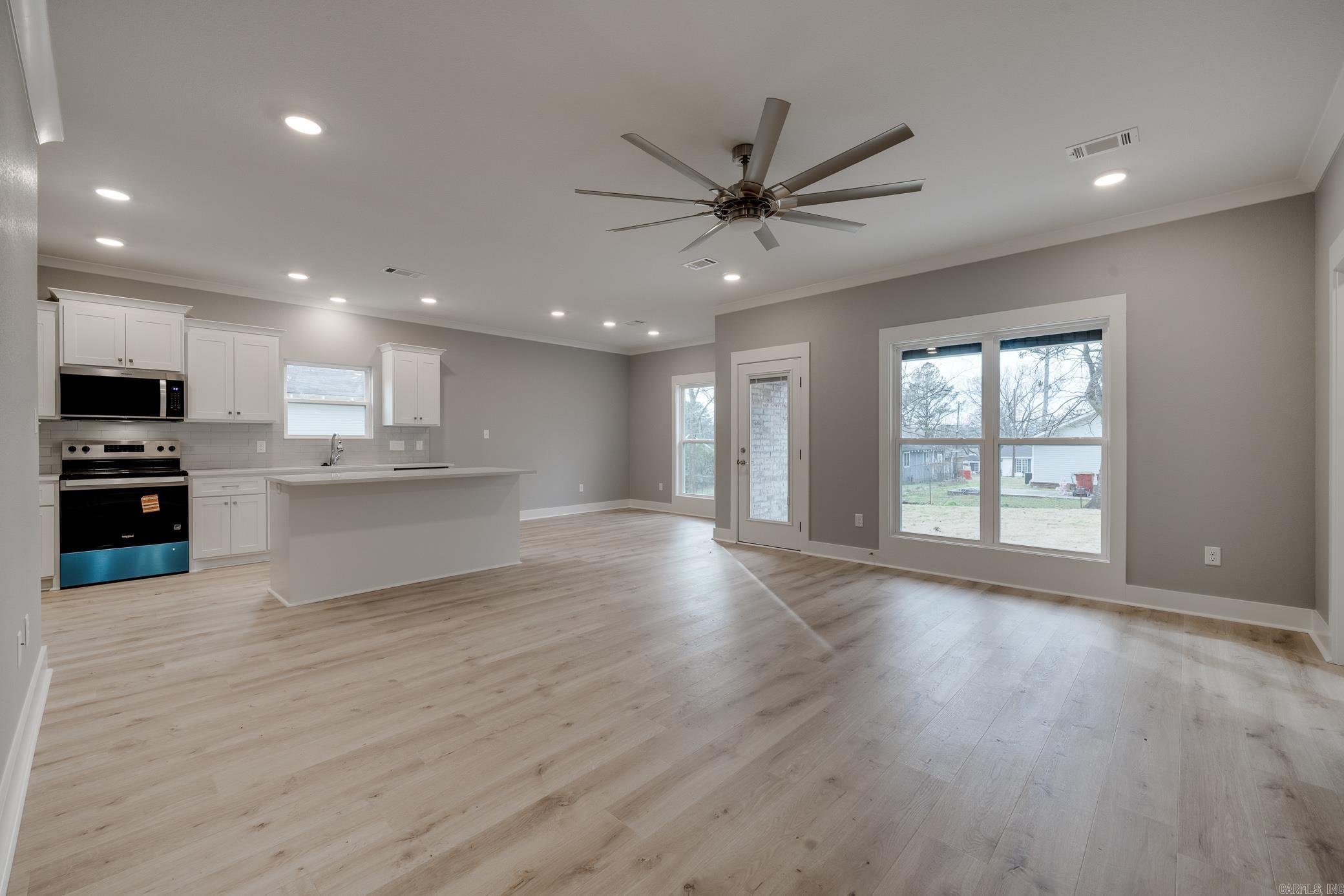 209 N Griffin Street Morrilton, AR 72110