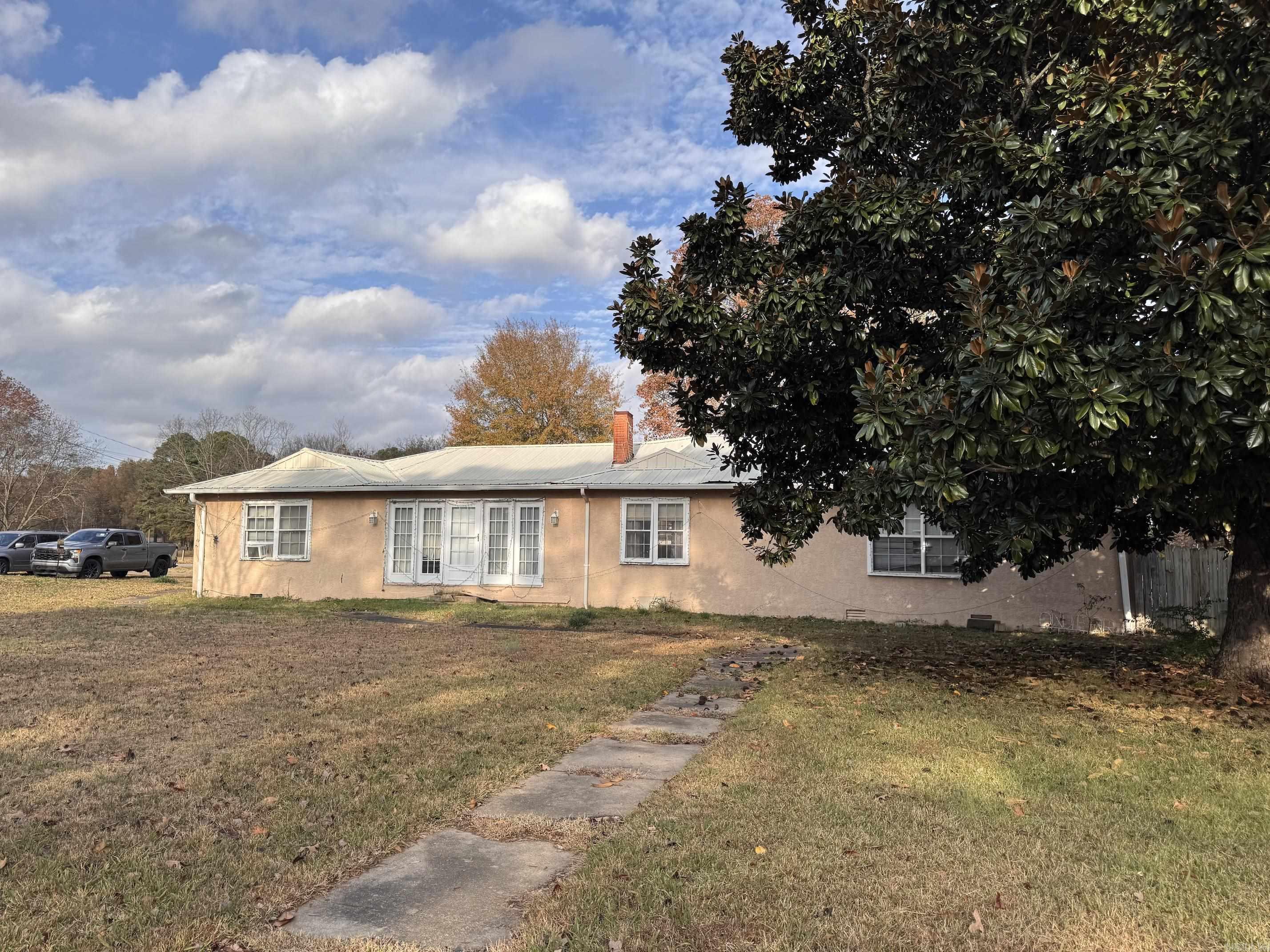 211 W Wilbur D Mills  Kensett, AR