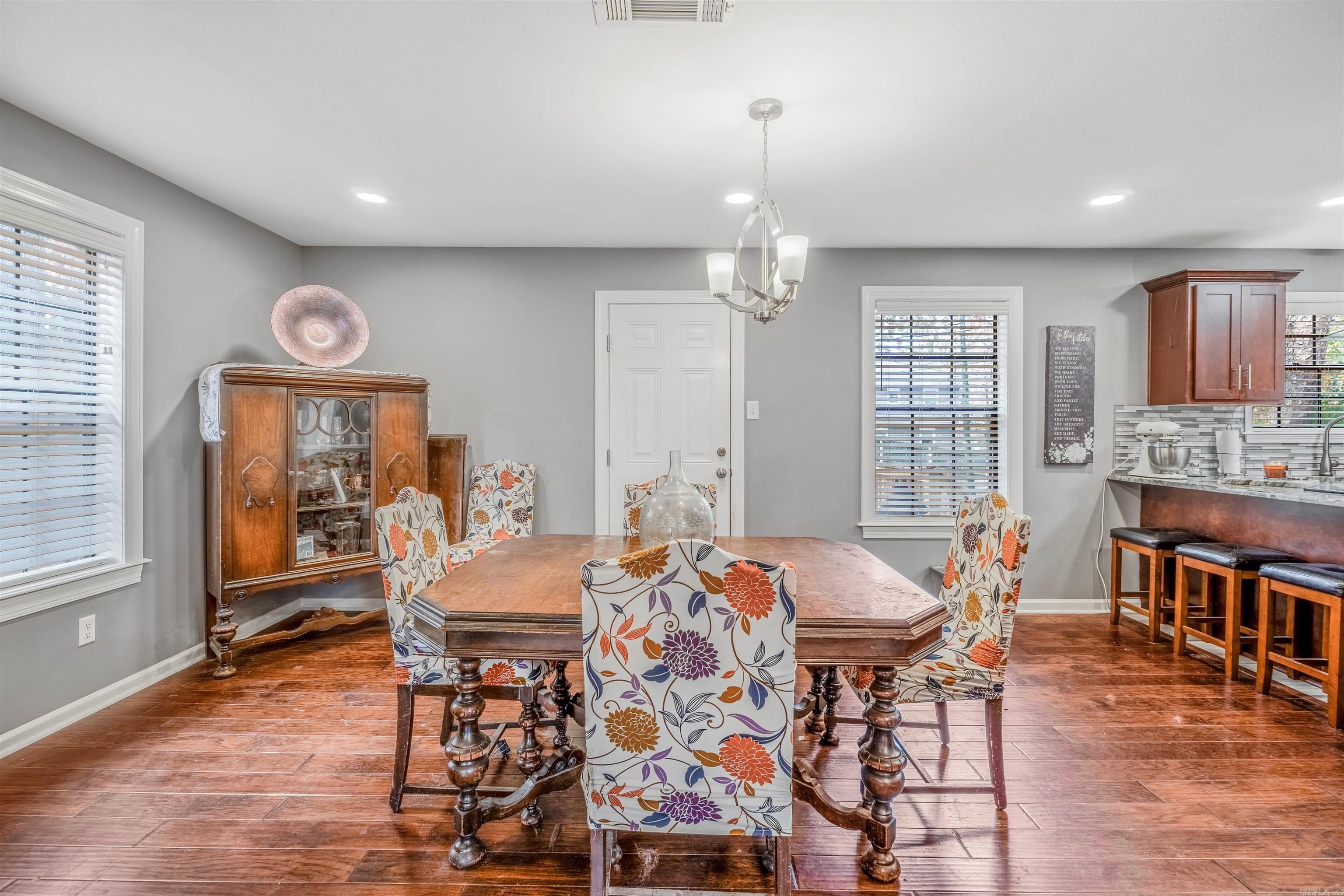 16 Emerald Court Little Rock, AR 72212