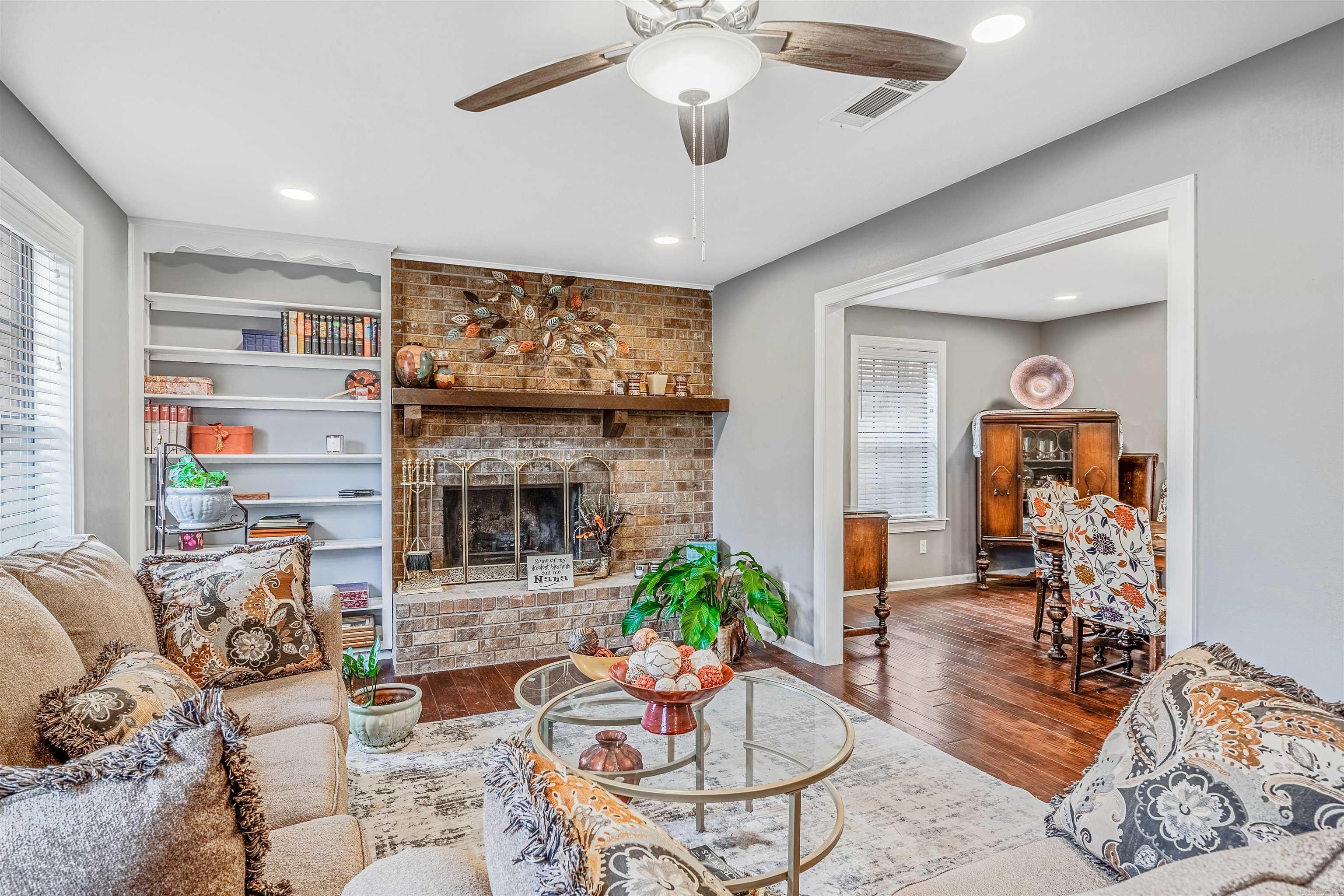 16 Emerald Court Little Rock, AR 72212