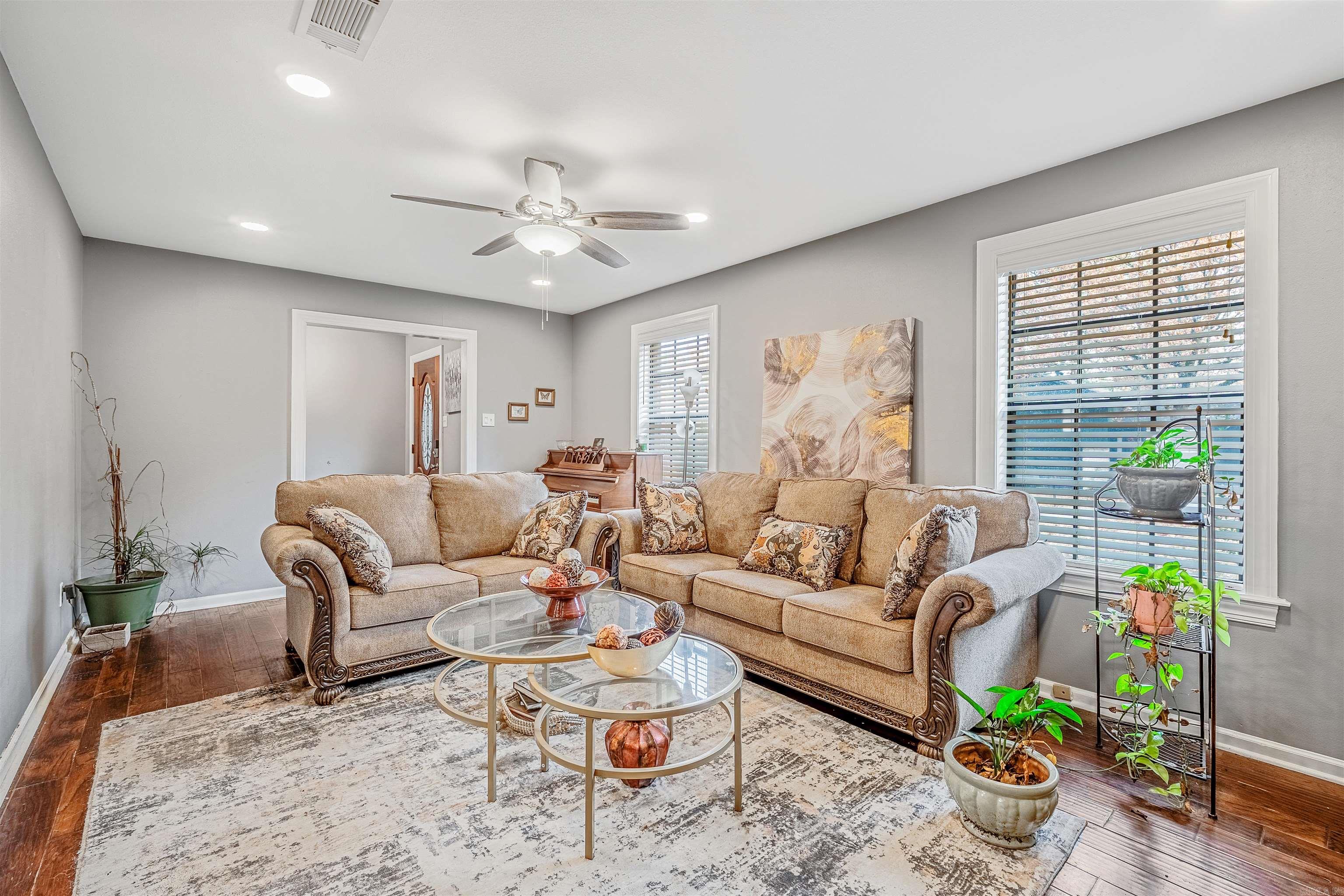 16 Emerald Court Little Rock, AR 72212