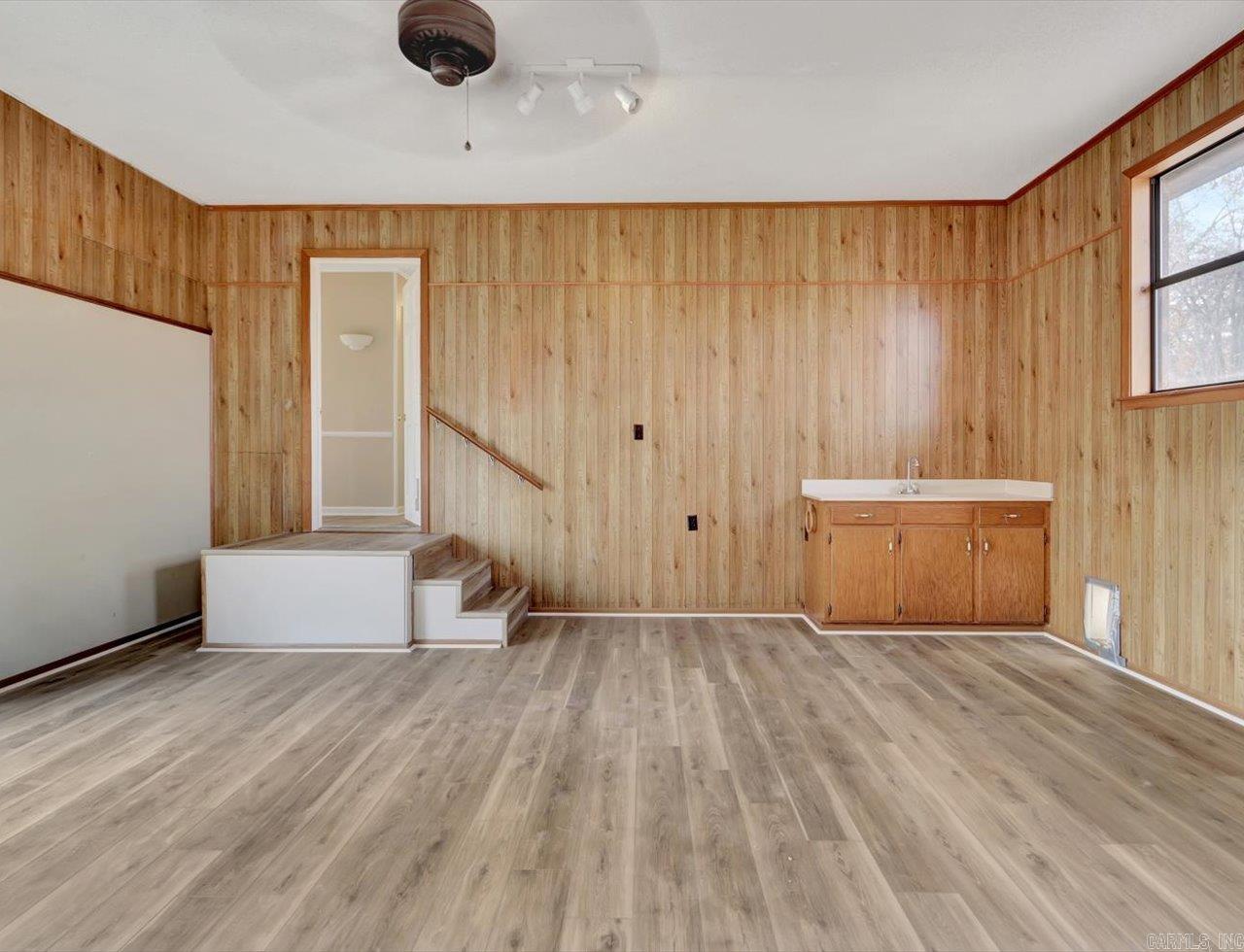 169 San Carlos Hot Springs, AR 71913