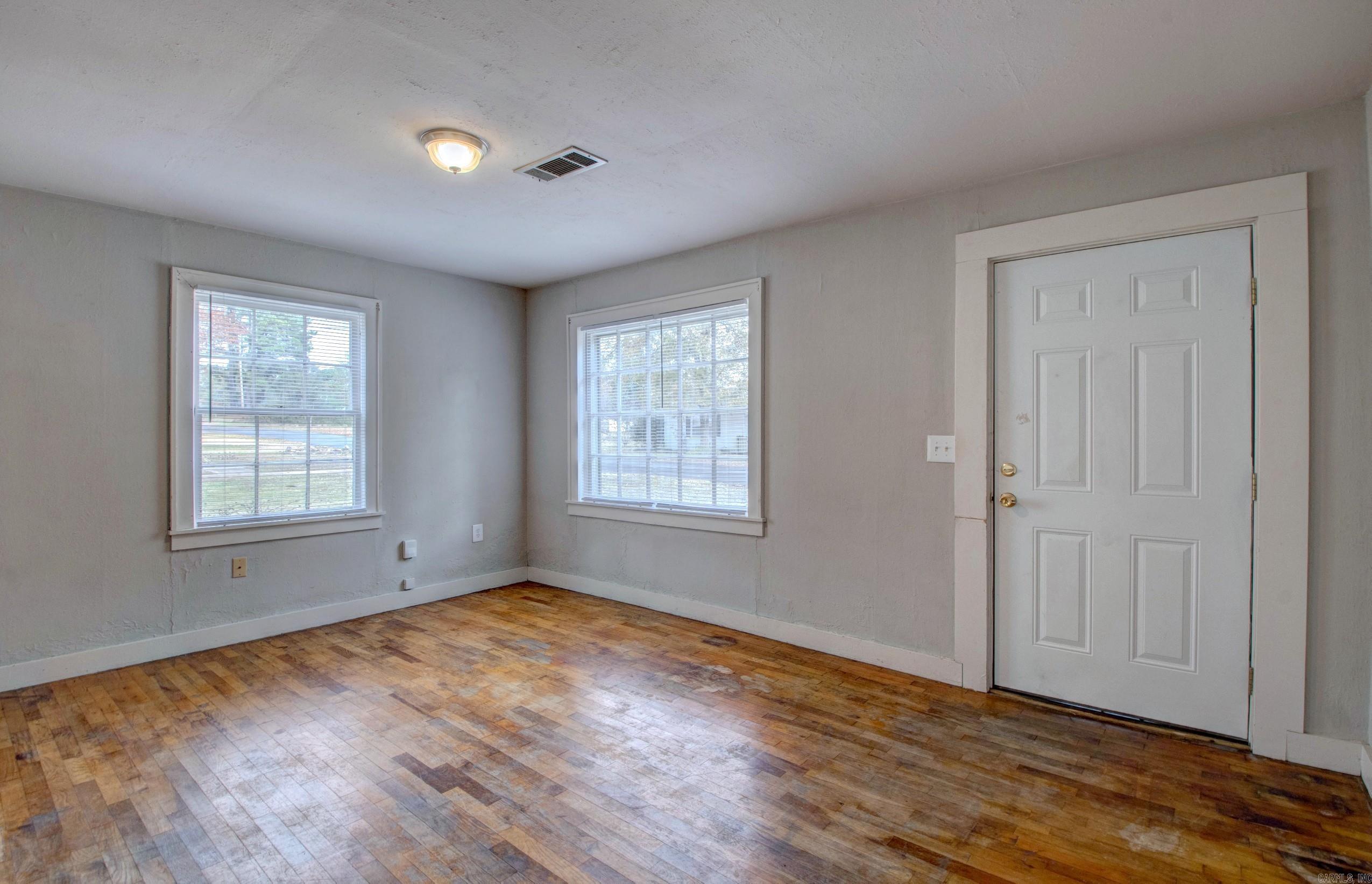 607 James  Searcy, AR