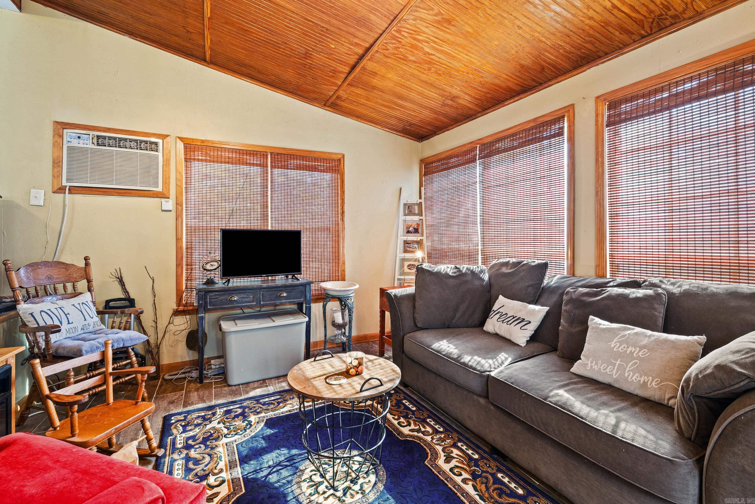 10619 Panther Mountain Road North Little Rock, AR 72113-9199