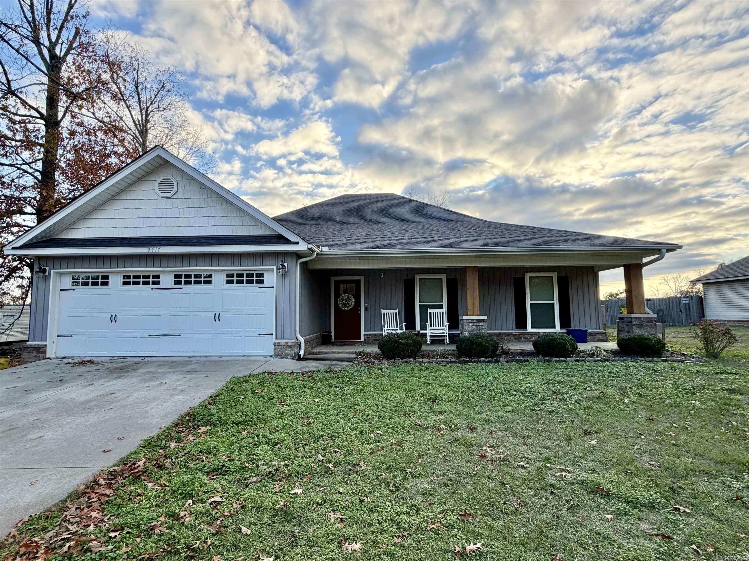 9417 Crossroads Benton, AR 72019