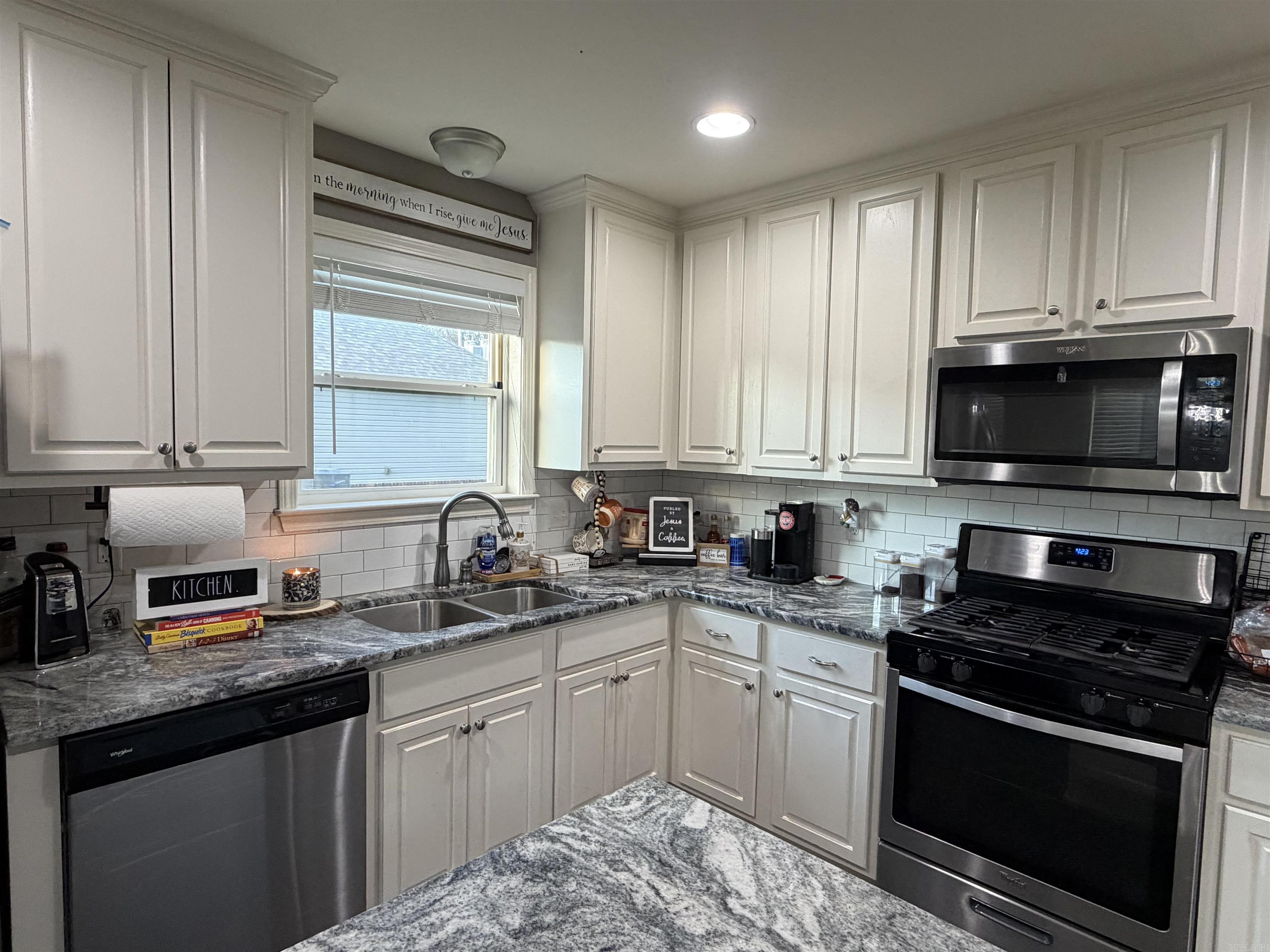 9417 Crossroads Benton, AR 72019