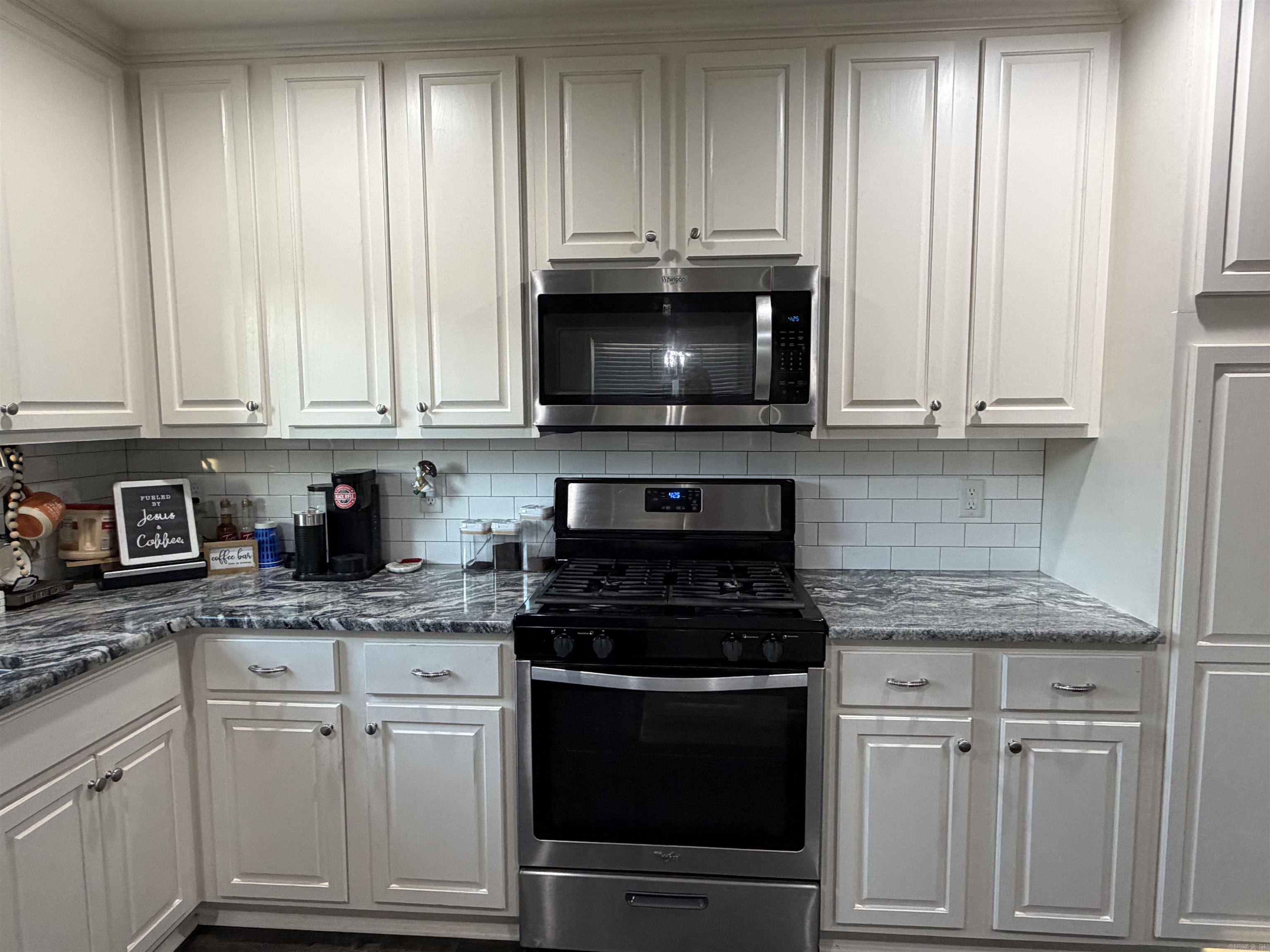 9417 Crossroads Benton, AR 72019