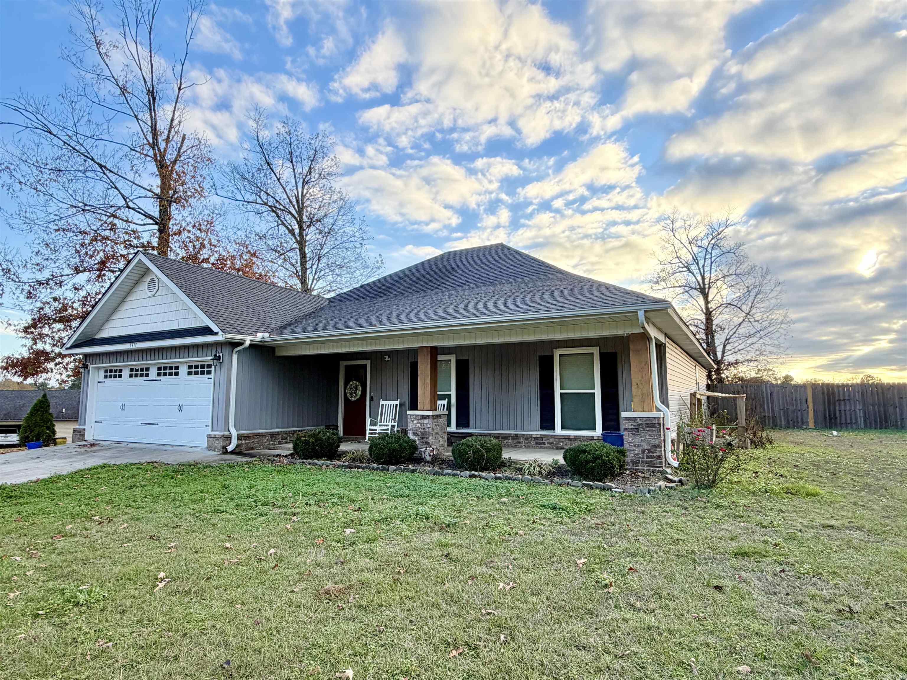 9417 Crossroads Benton, AR 72019