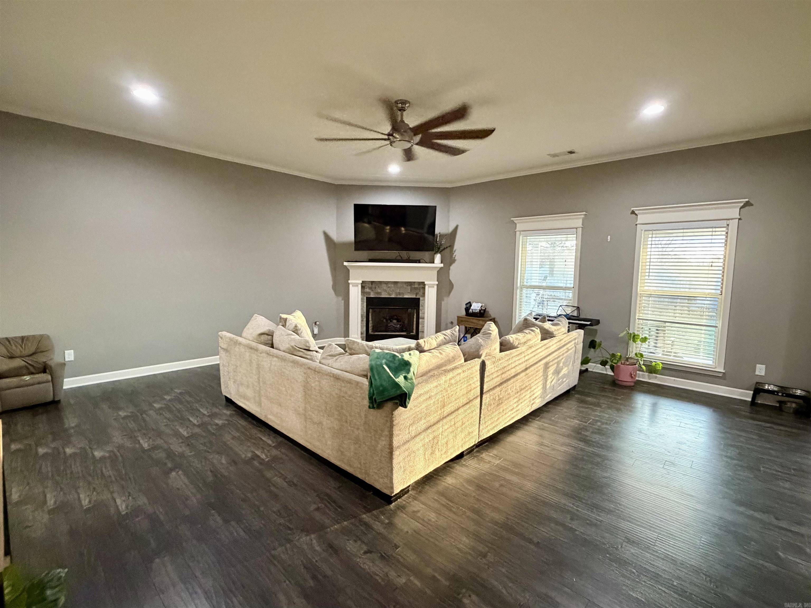 9417 Crossroads Benton, AR 72019