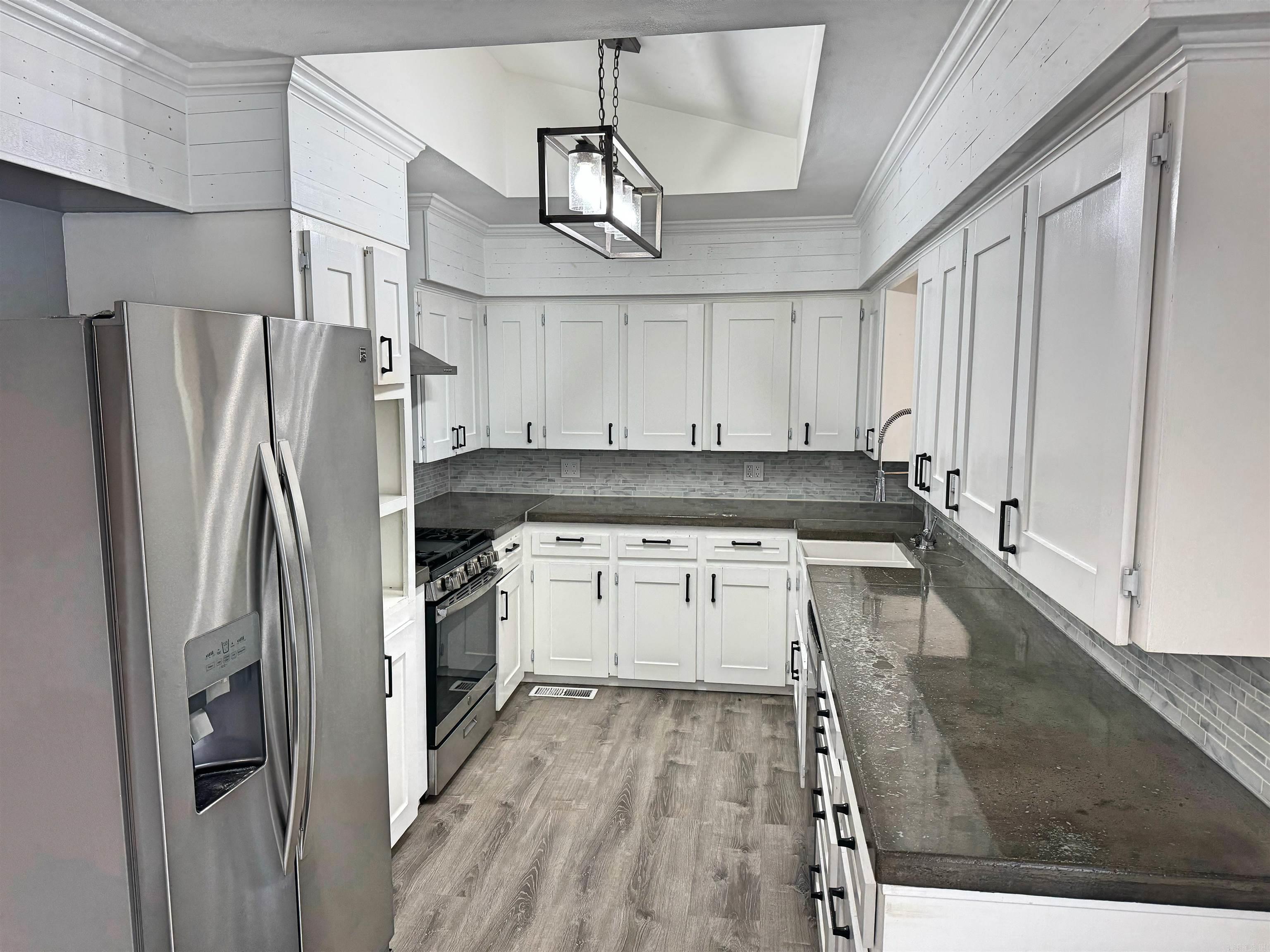 908 Oak  Mountain View, AR