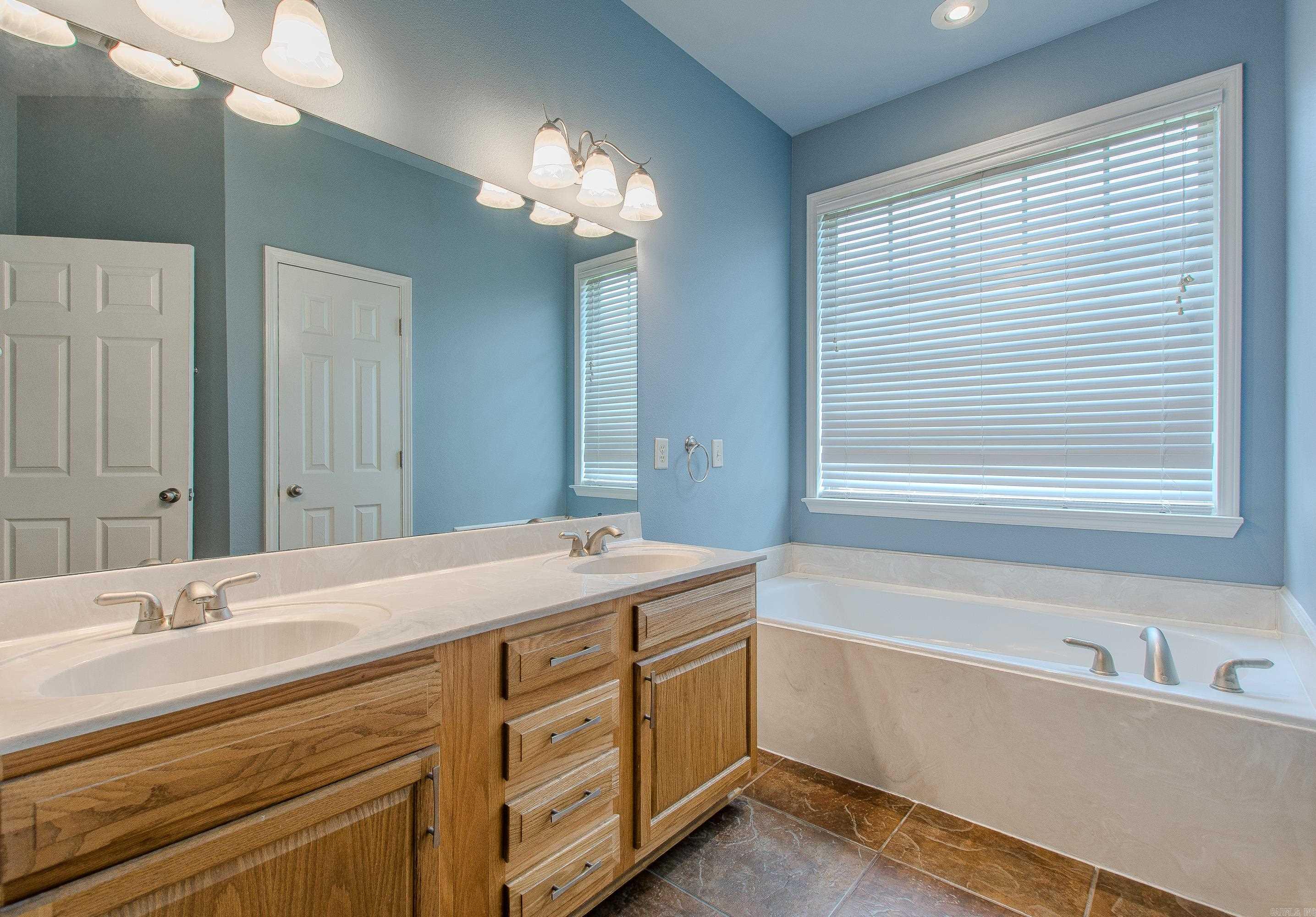 13 Blueberry Ln Cabot, AR 72023