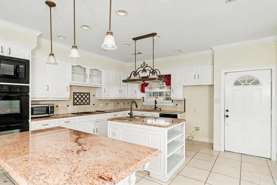 145 GRIZZLY BEAR DR  White Hall, AR