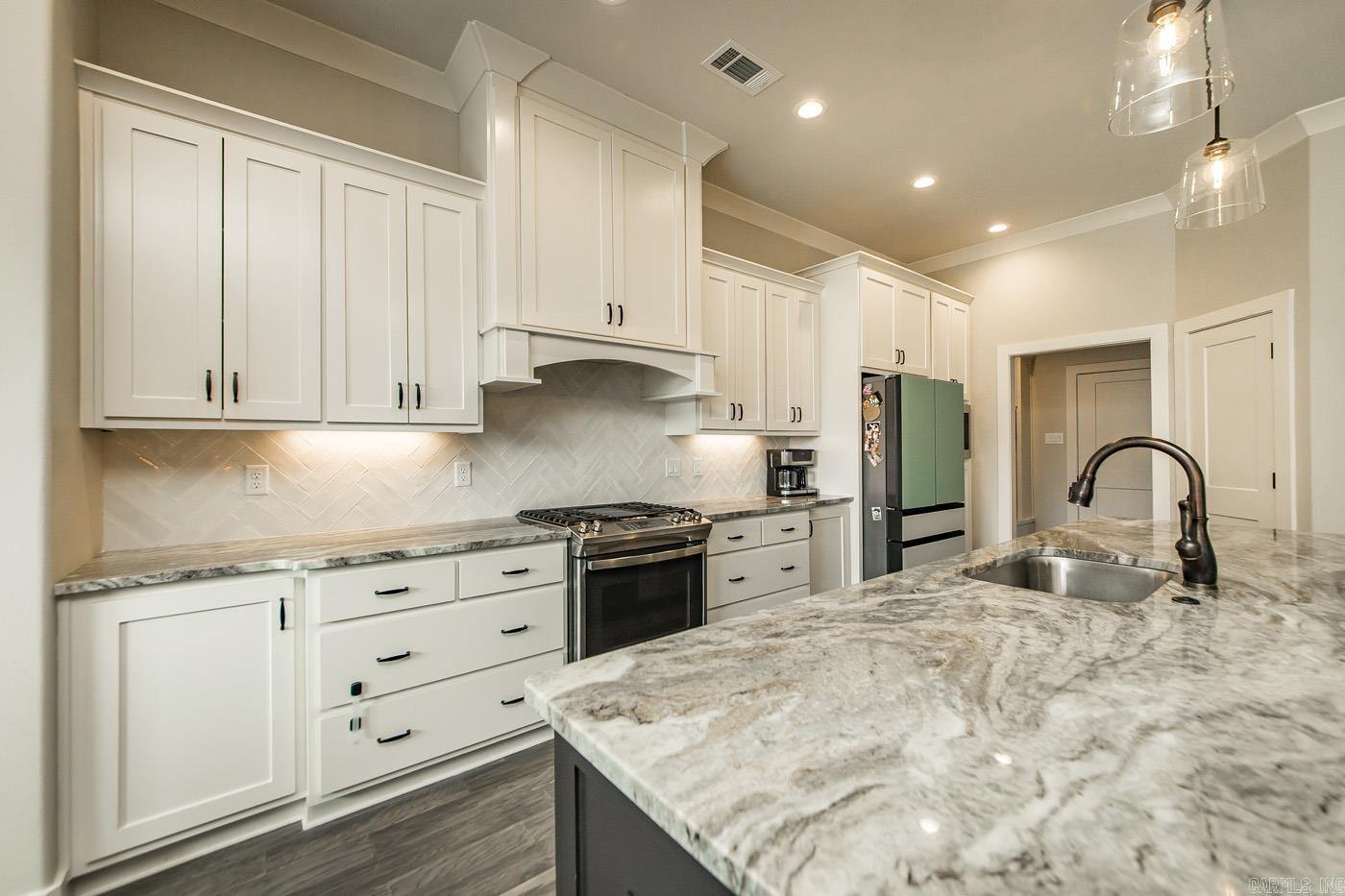 837 Oak Forest Circle Sherwood, AR 72120