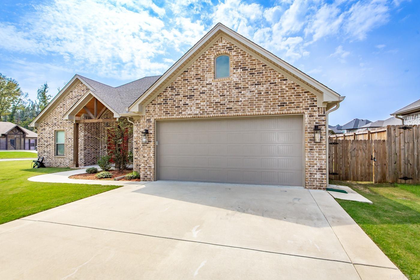 837 Oak Forest Circle Sherwood, AR 72120