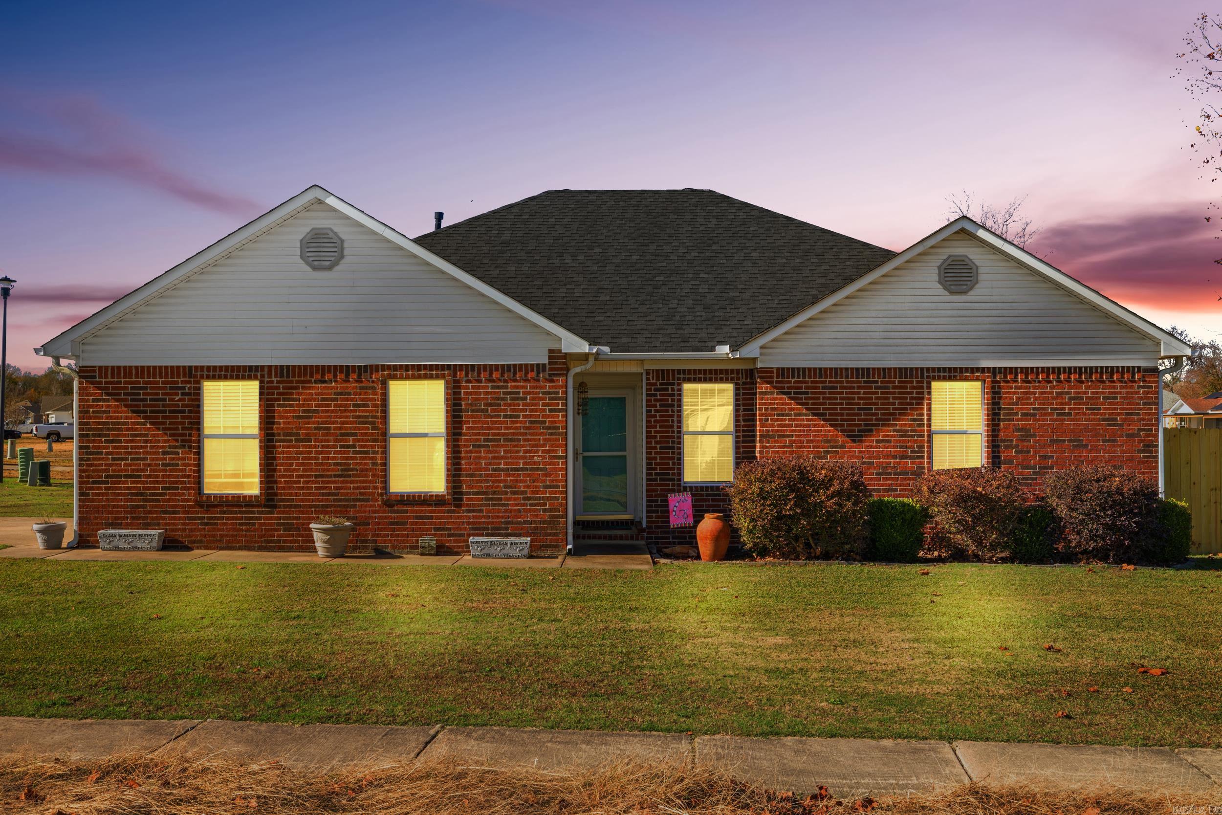 1 Moon Ridge  Ward, AR