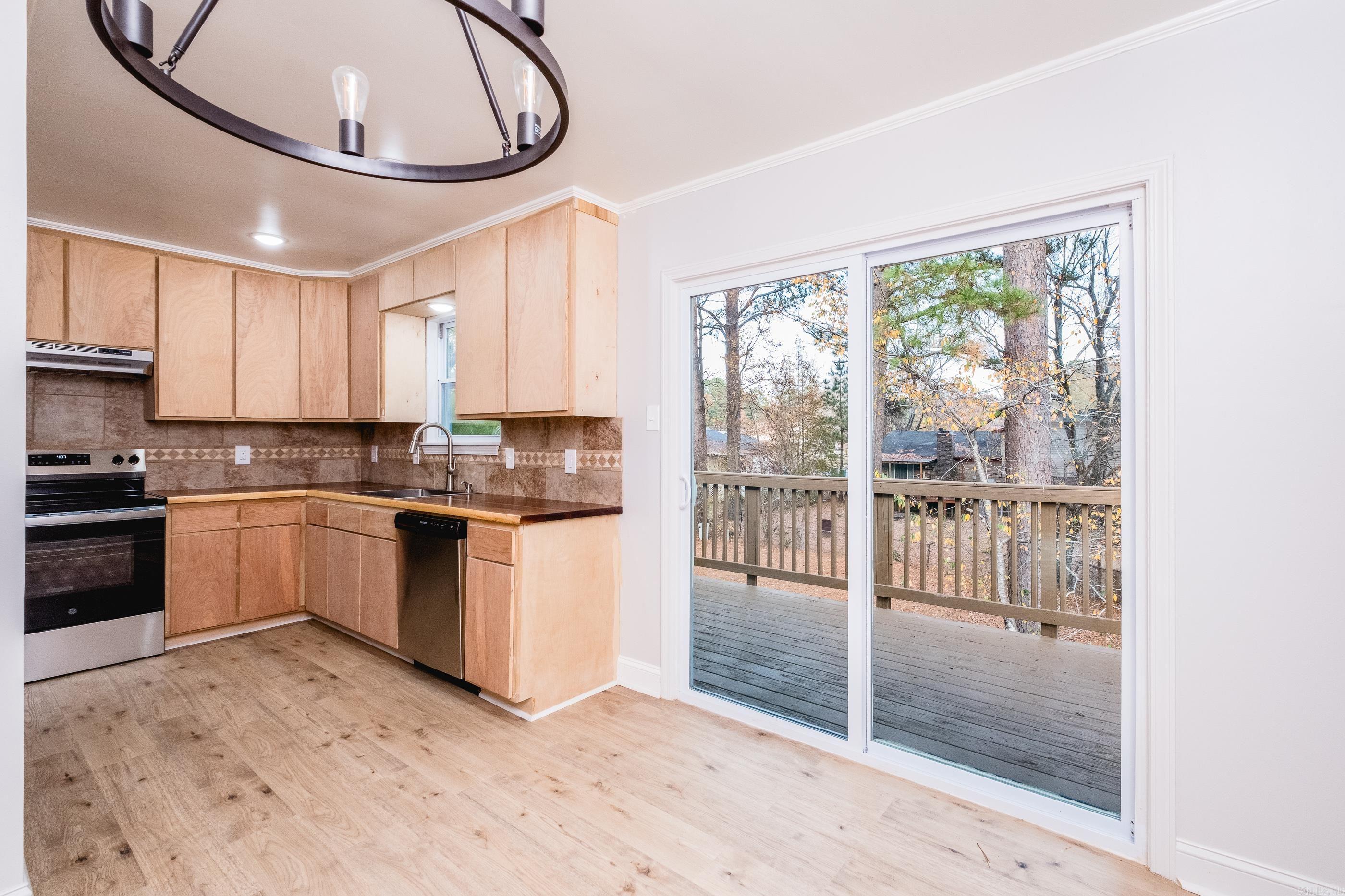 11005 King Arthurs Drive Little Rock, AR 72209