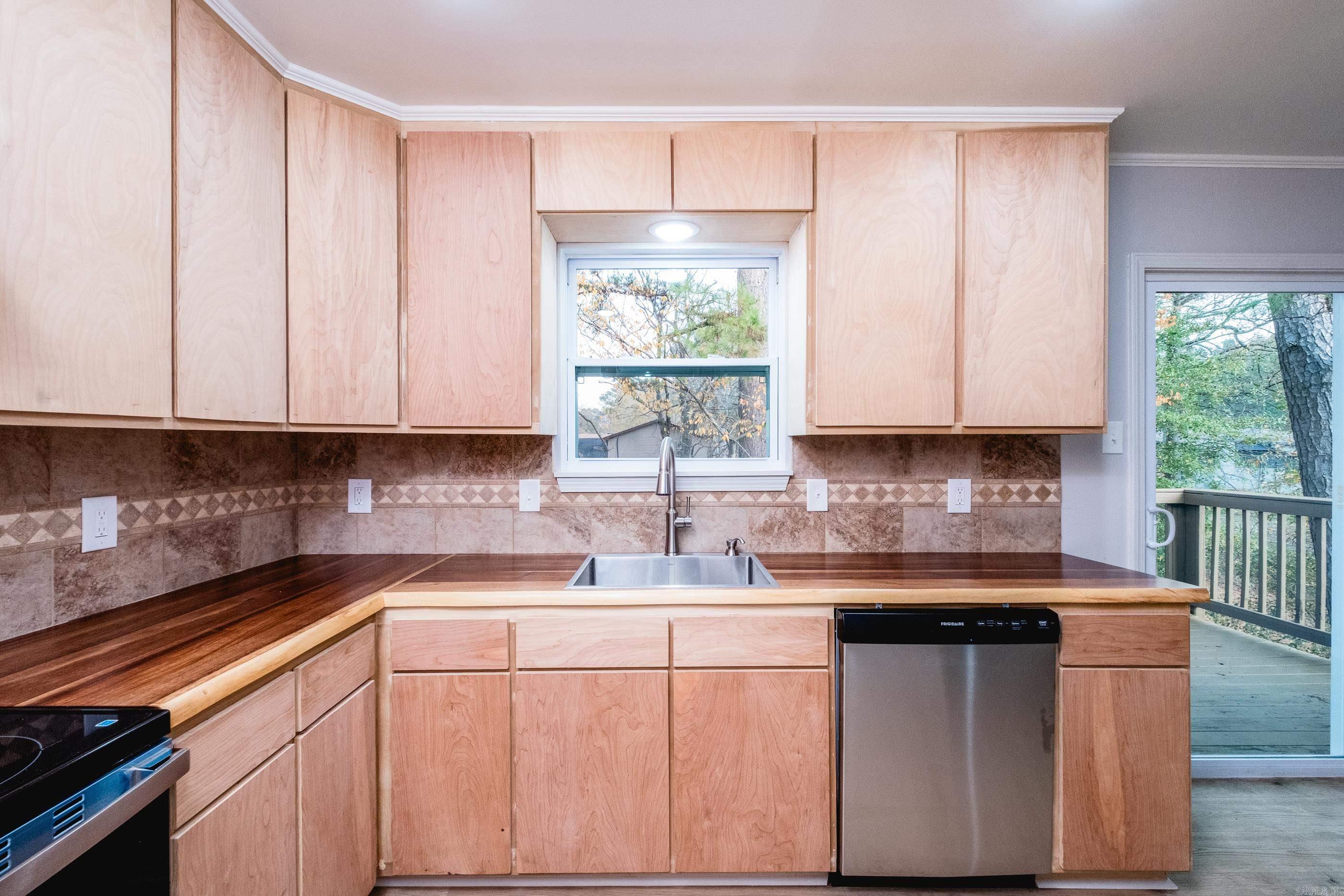 11005 King Arthurs Drive Little Rock, AR 72209