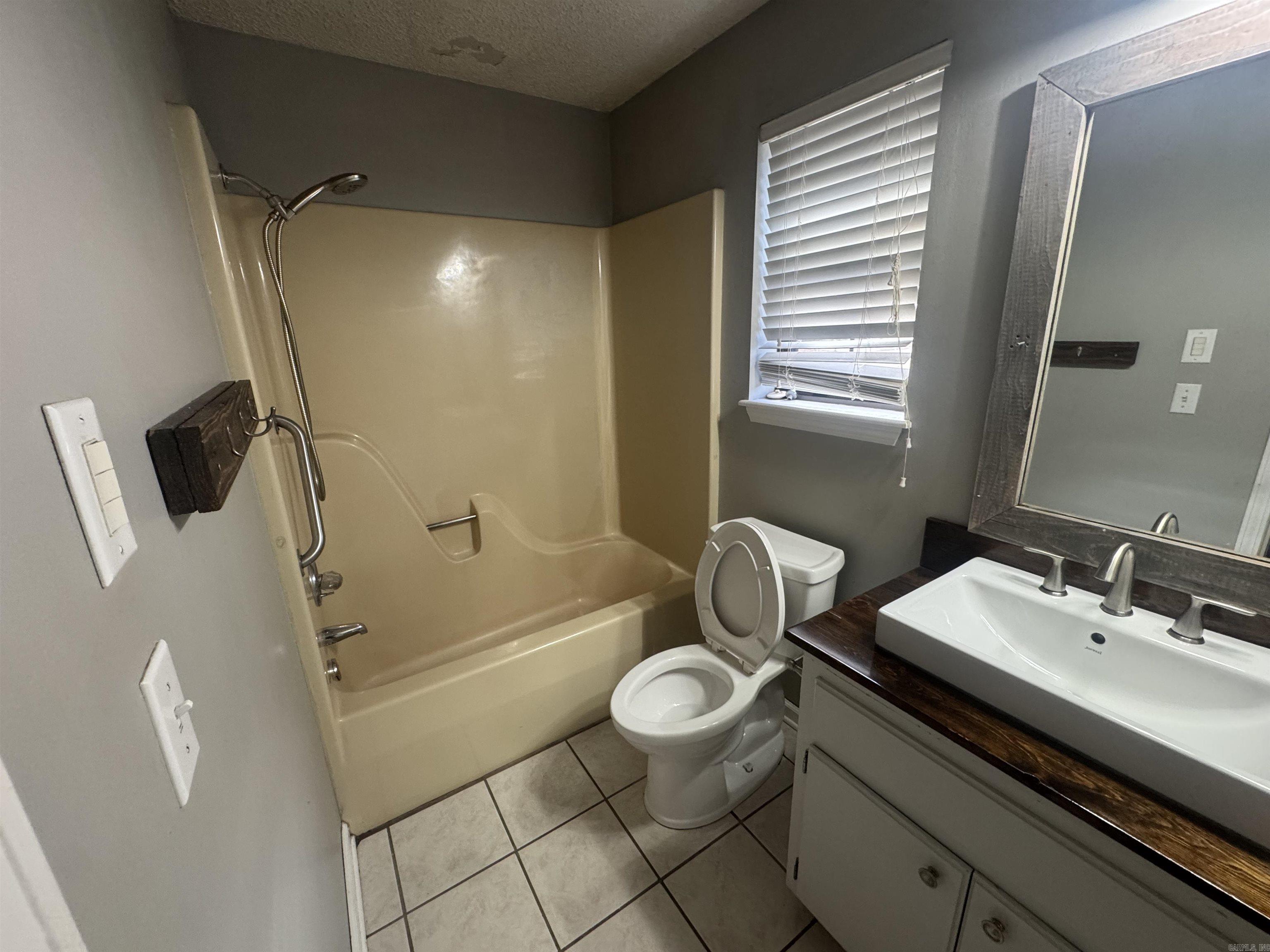 104 Northfield Dr Drive Searcy, AR 72143