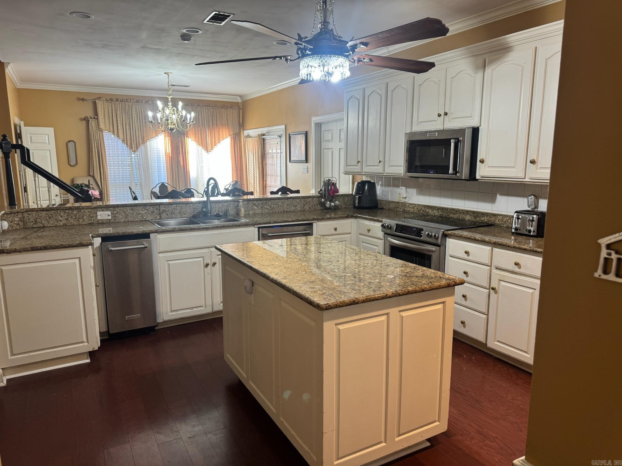 2 Rosaires  Little Rock, AR