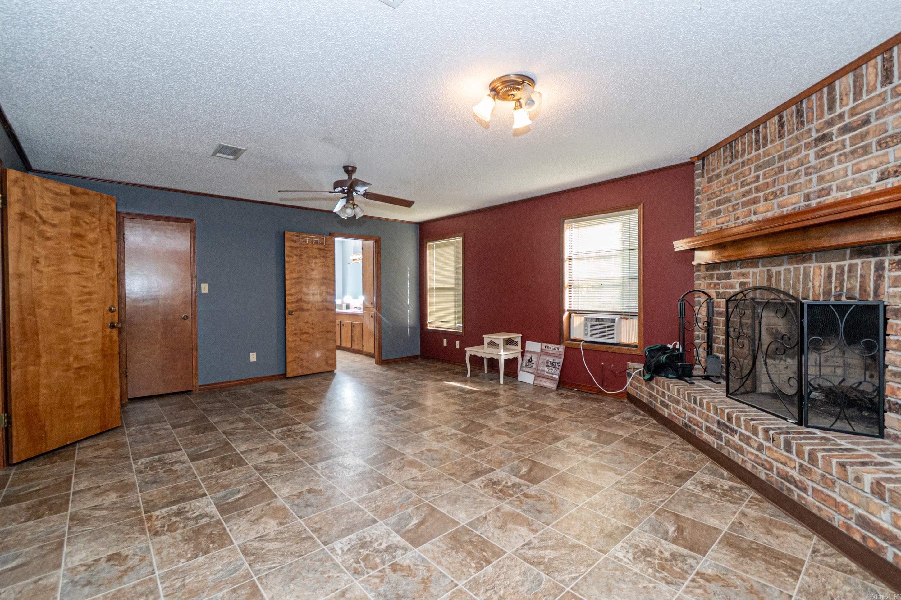 984 M Avenue Felsenthal, AR 71747