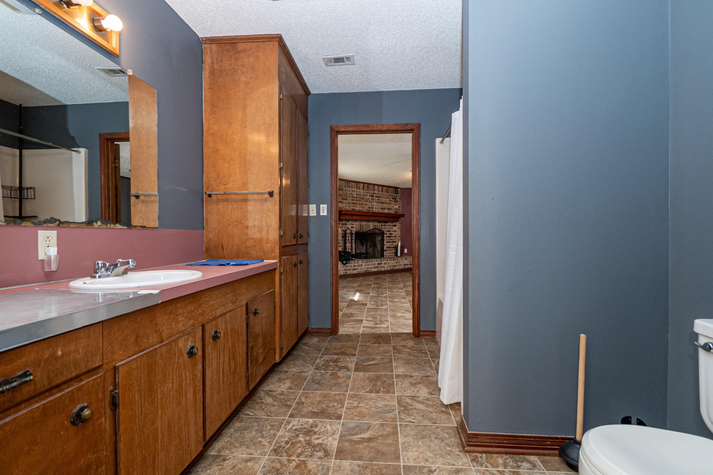 984 M Avenue Felsenthal, AR 71747