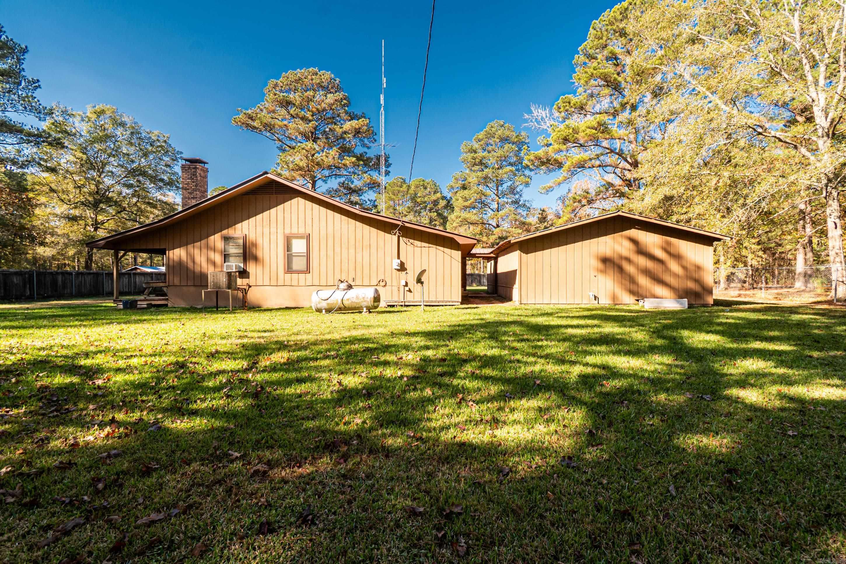 984 M Avenue Felsenthal, AR 71747