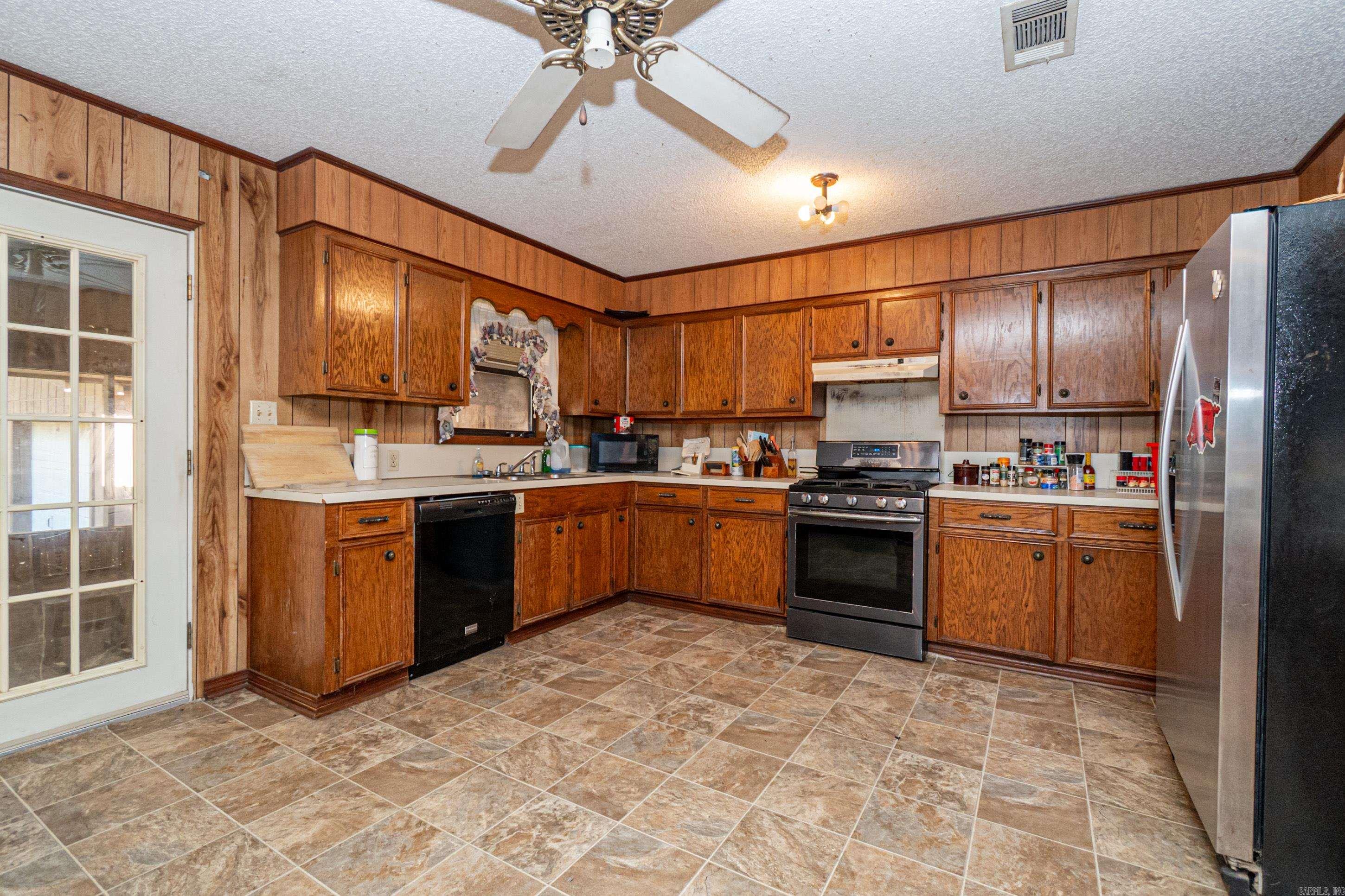 984 M Avenue Felsenthal, AR 71747