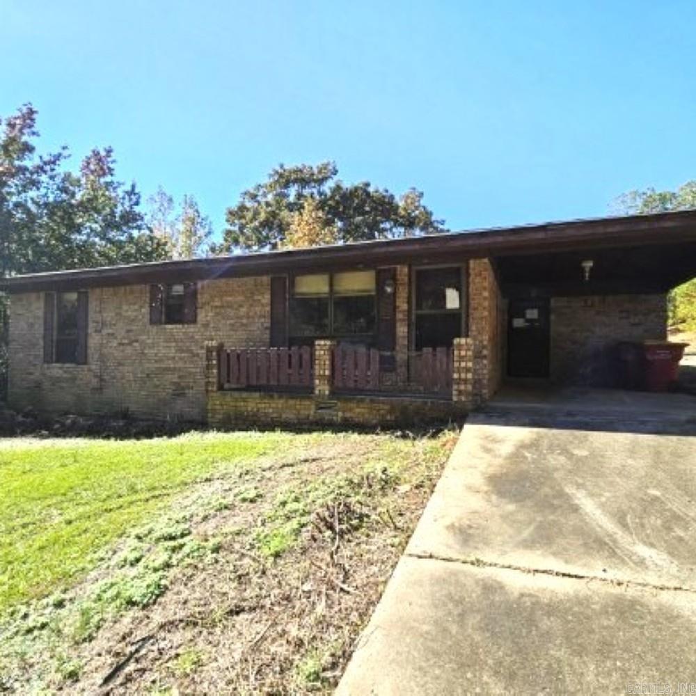 51 Smith Morrilton, AR 72110